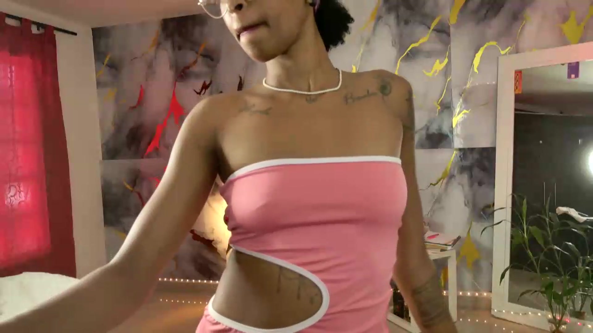 Gallery image thumbnail from GrajalesAngie's myfreecams stream on, 06/12/2026, 17:07 image 17 of 20