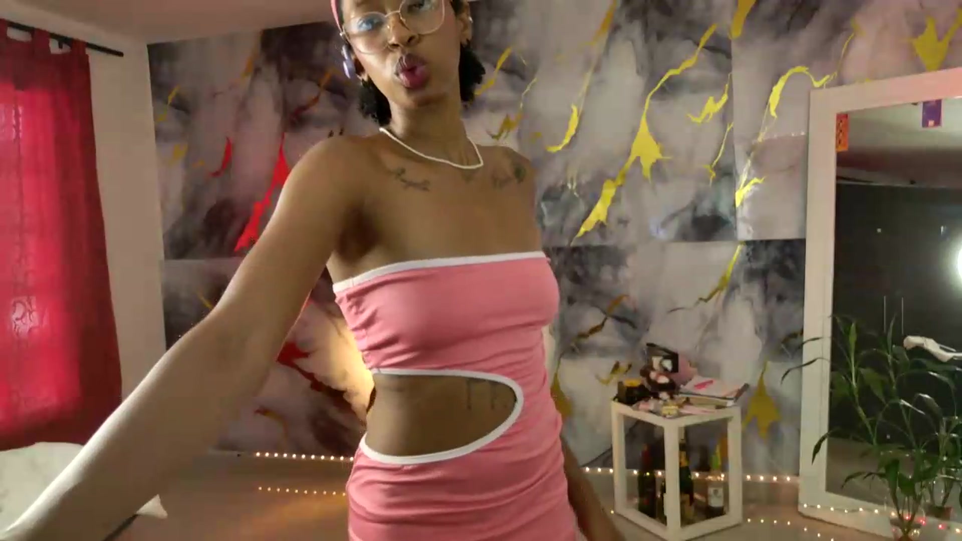 Gallery image thumbnail from GrajalesAngie's myfreecams stream on, 06/12/2026, 17:07 image 19 of 20