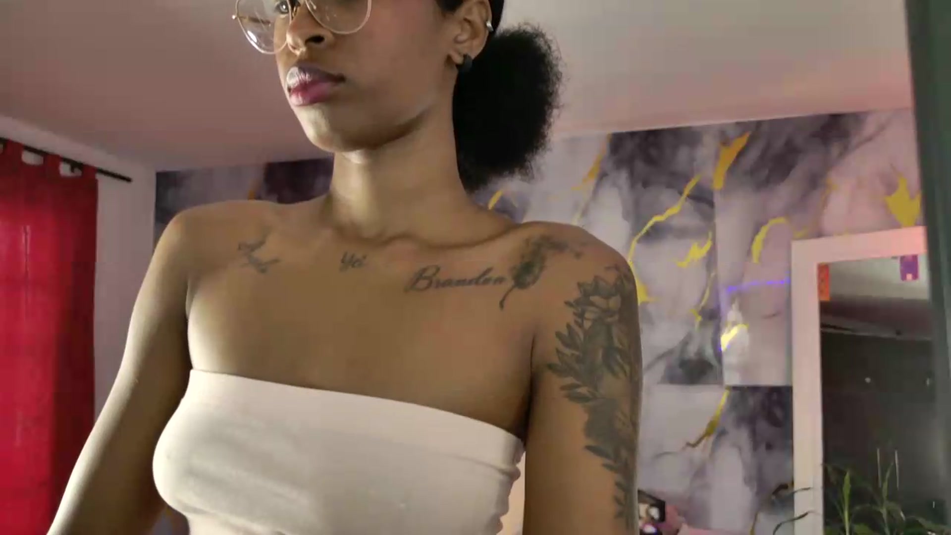 Gallery image thumbnail from GrajalesAngie's myfreecams stream on, 06/20/2026, 13:34 image 19 of 20