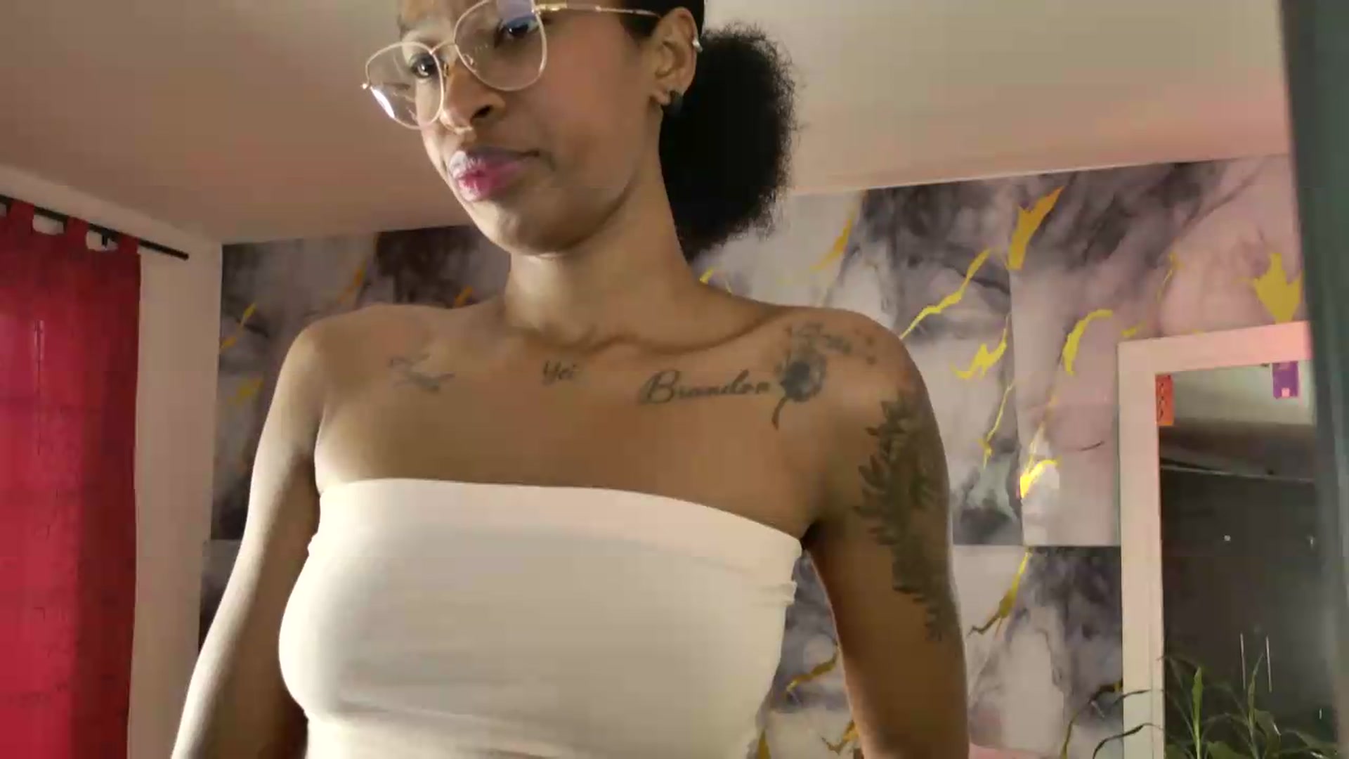 Gallery image thumbnail from GrajalesAngie's myfreecams stream on, 06/20/2026, 13:34 image 9 of 20