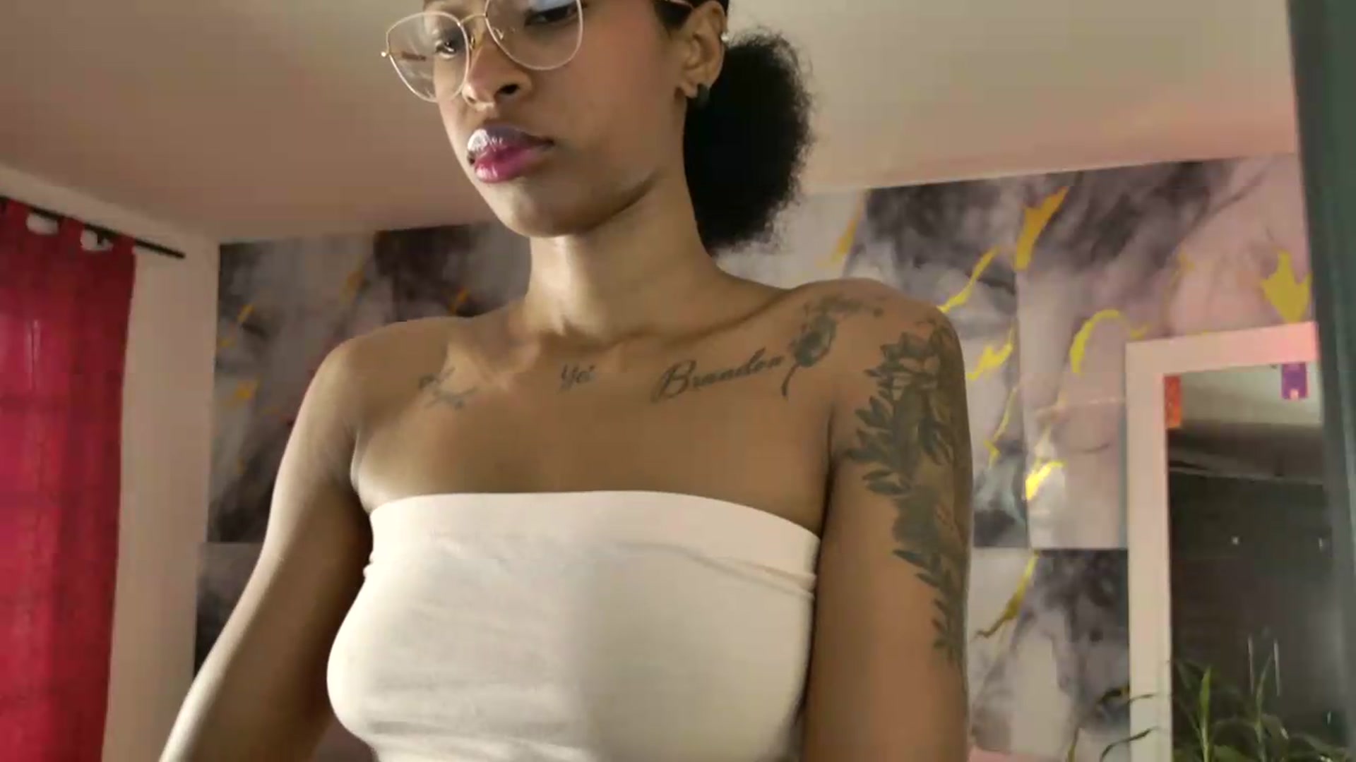 Gallery image thumbnail from GrajalesAngie's myfreecams stream on, 06/20/2026, 13:34 image 2 of 20
