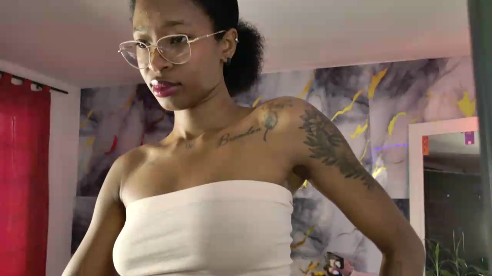 Gallery image thumbnail from GrajalesAngie's myfreecams stream on, 06/20/2026, 13:34 image 14 of 20