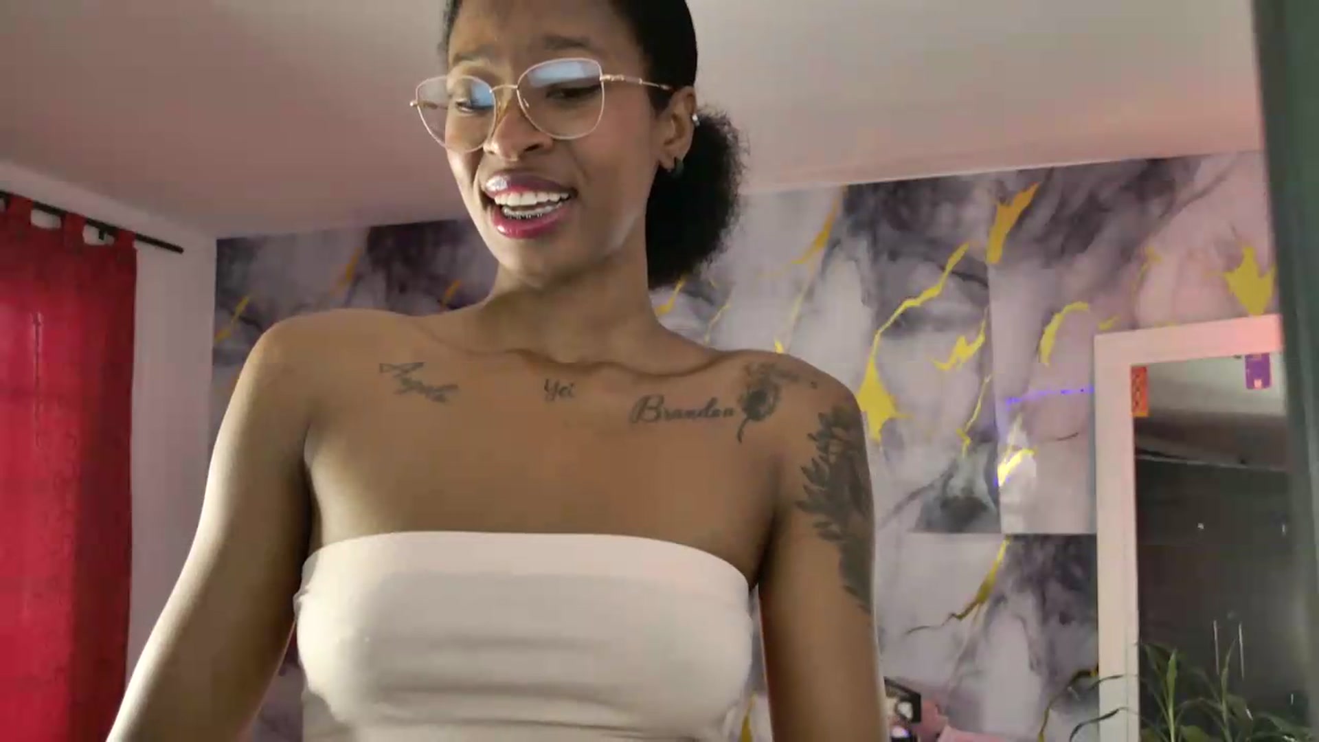 Gallery image thumbnail from GrajalesAngie's myfreecams stream on, 06/20/2026, 13:34 image 13 of 20