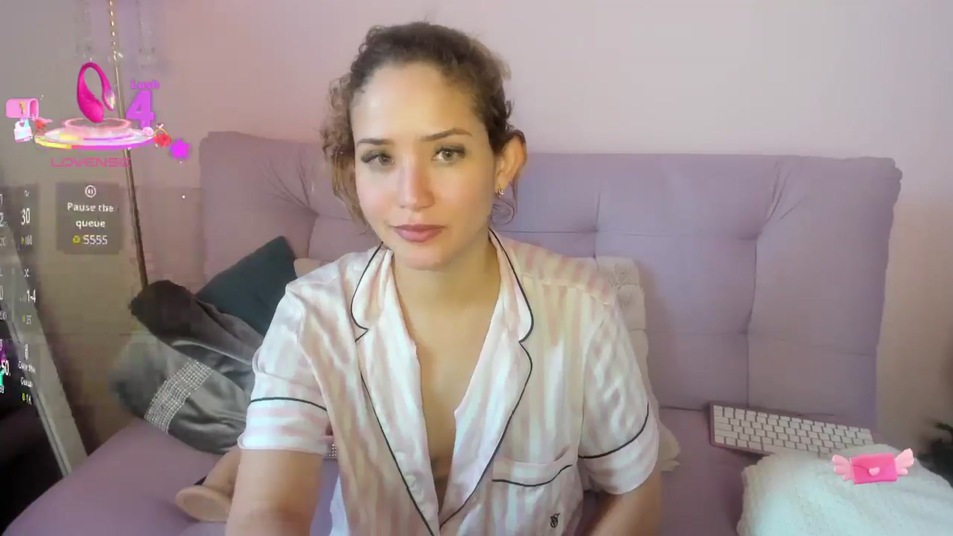 Gallery image thumbnail from Greeicywells's myfreecams stream on, 06/15/2025, 15:47 image 11 of 20