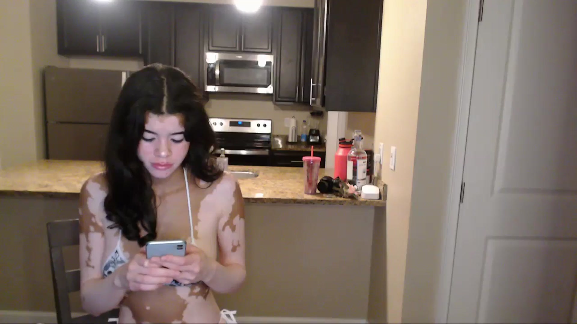 Gallery image thumbnail from GreenJade's myfreecams stream on, 05/02/2024, 08:26 image 3 of 20