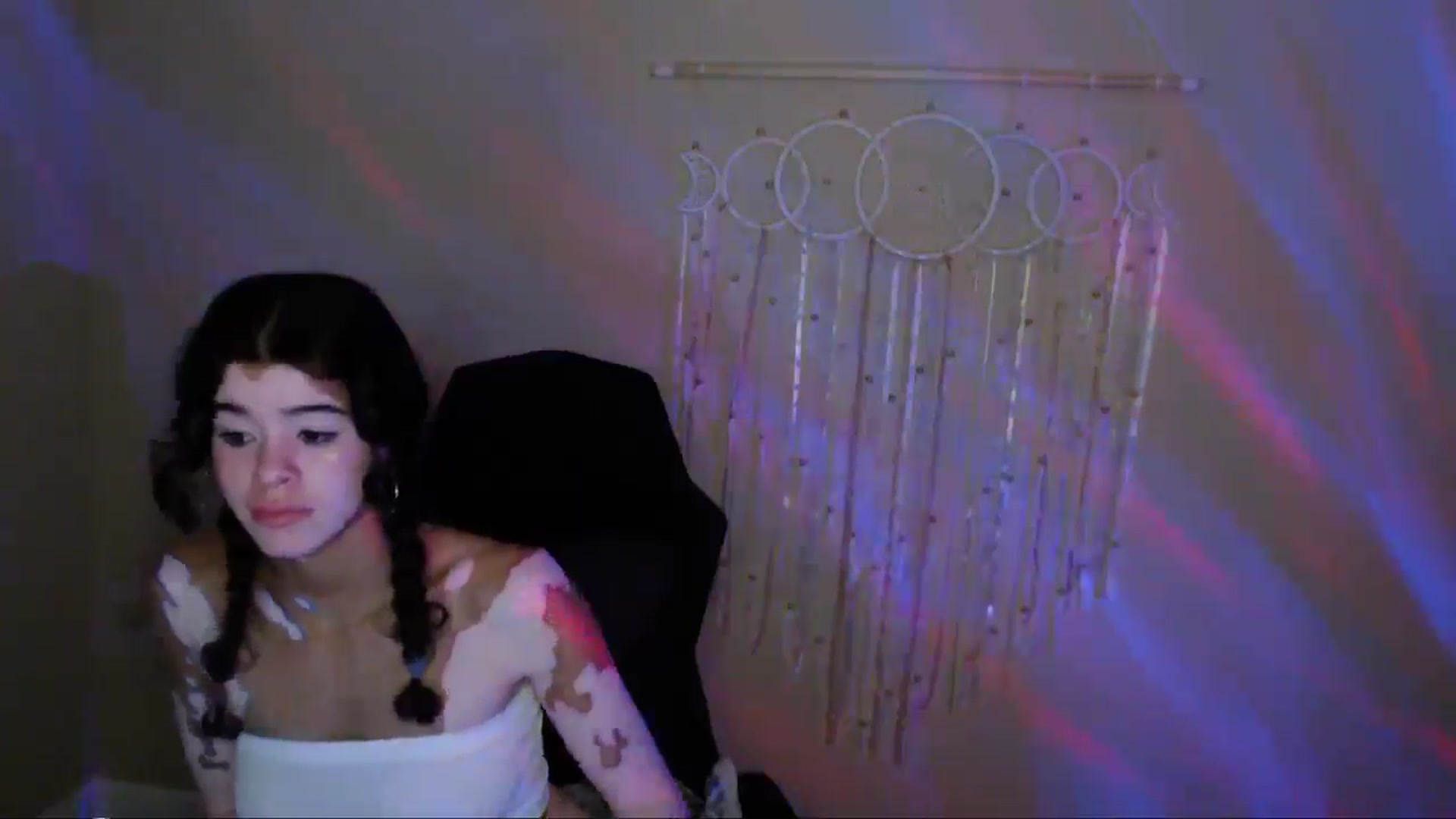 Gallery image thumbnail from GreenJade's myfreecams stream on, 05/28/2024, 07:59 image 7 of 20