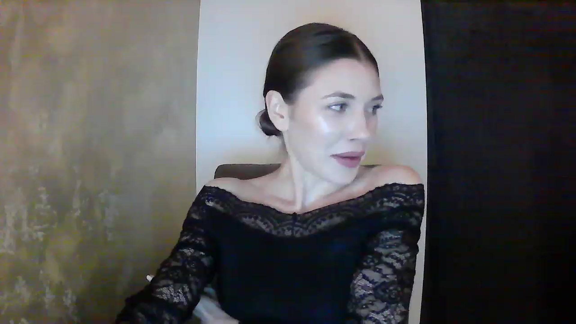 Gallery image thumbnail from GreenKittyy's myfreecams stream on, 12/03/2022, 01:25 image 18 of 20