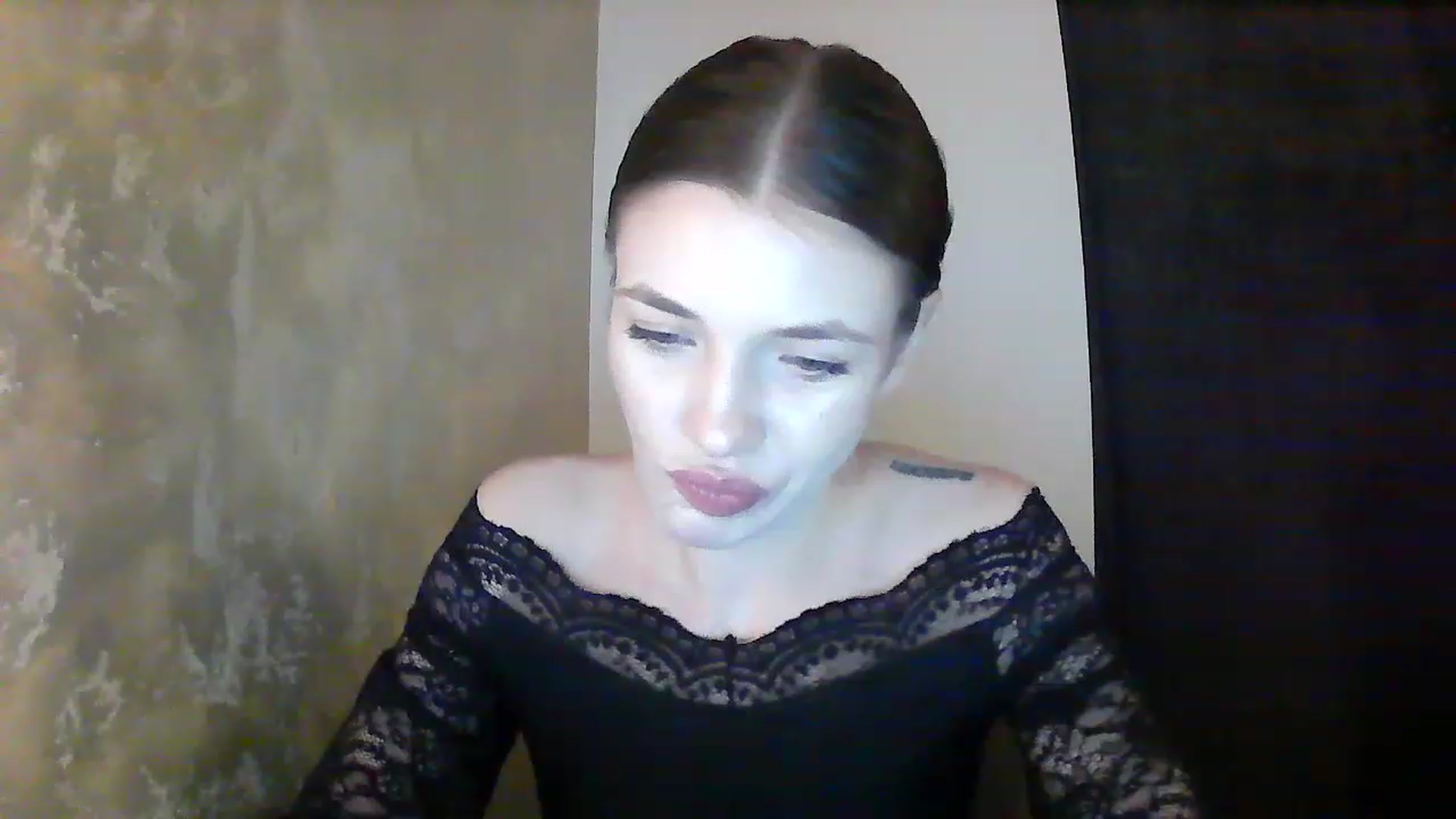 Gallery image thumbnail from GreenKittyy's myfreecams stream on, 12/03/2022, 01:25 image 13 of 20
