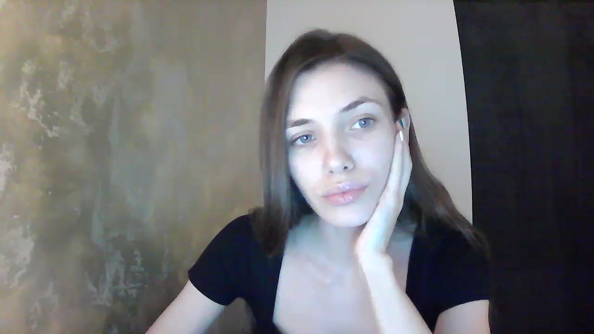 Gallery image thumbnail from GreenKittyy's myfreecams stream on, 12/04/2022, 01:33 image 13 of 20