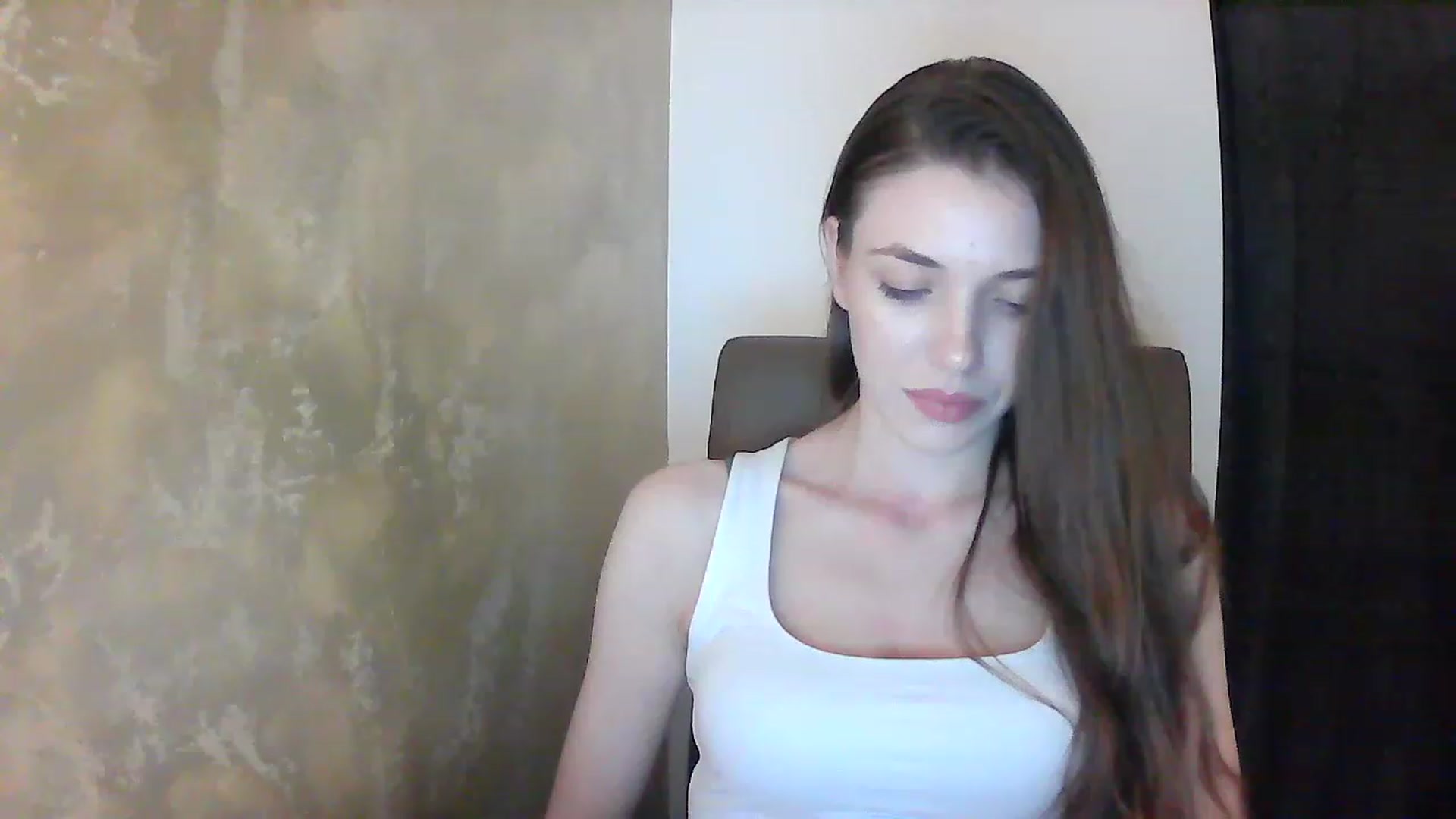 Gallery image thumbnail from GreenKittyy's myfreecams stream on, 12/09/2022, 01:20 image 3 of 20