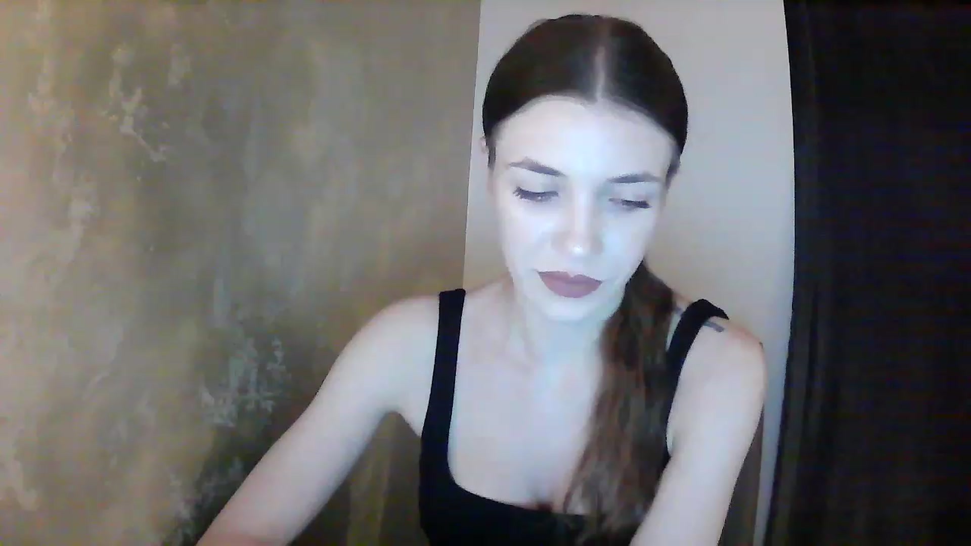 Gallery image thumbnail from GreenKittyy's myfreecams stream on, 12/15/2022, 24:01 image 8 of 20
