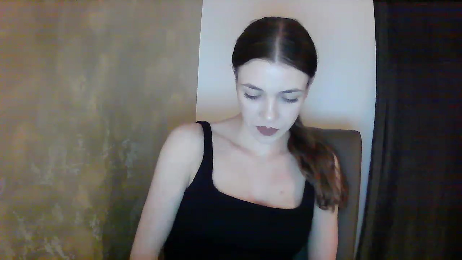 Gallery image thumbnail from GreenKittyy's myfreecams stream on, 12/15/2022, 24:01 image 16 of 20