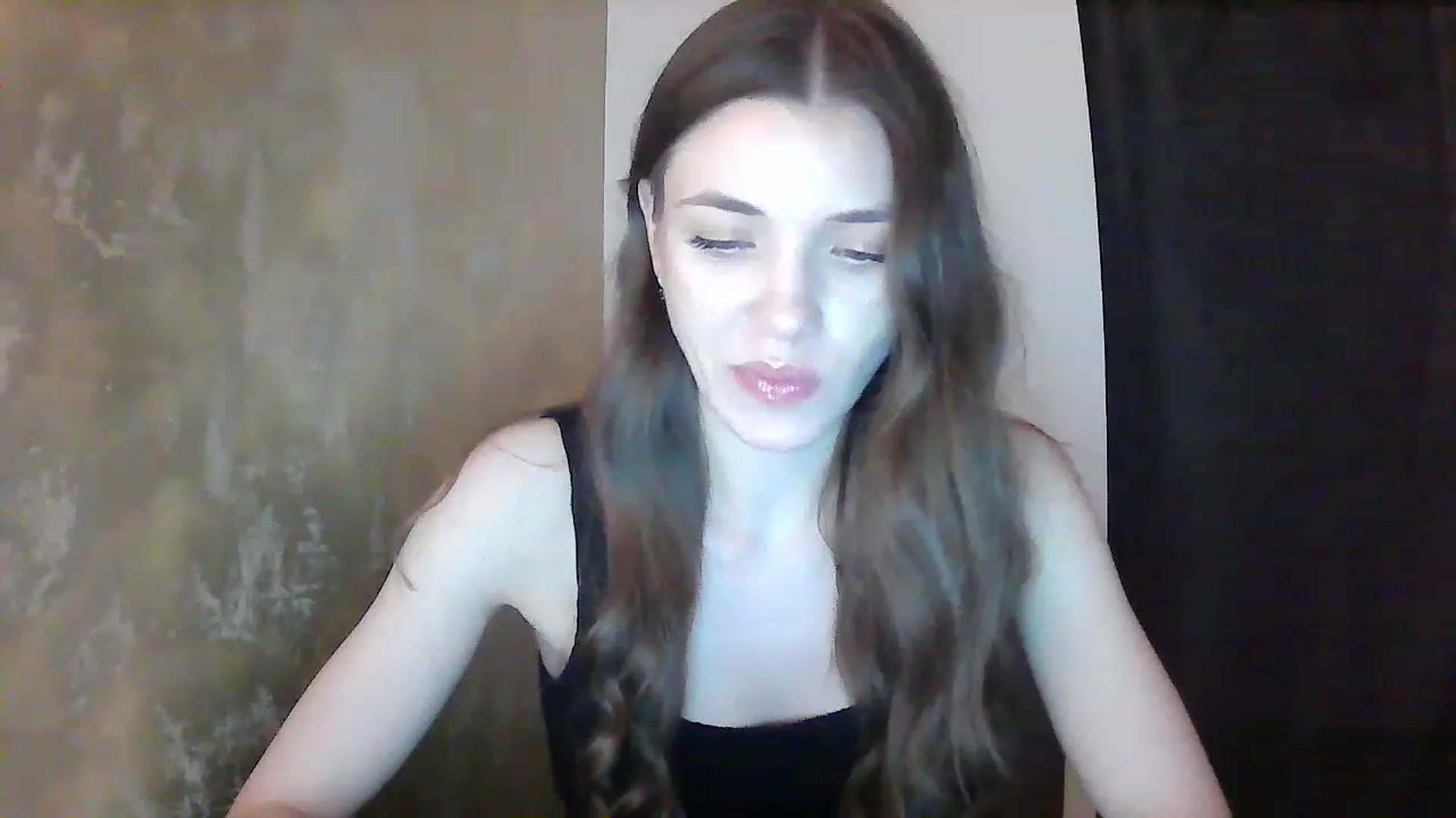 Gallery image thumbnail from GreenKittyy's myfreecams stream on, 01/04/2023, 21:39 image 2 of 20