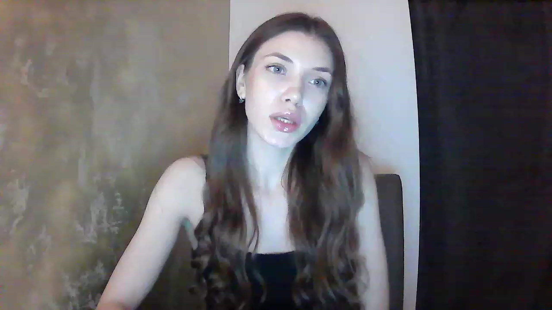Gallery image thumbnail from GreenKittyy's myfreecams stream on, 01/04/2023, 21:39 image 5 of 20