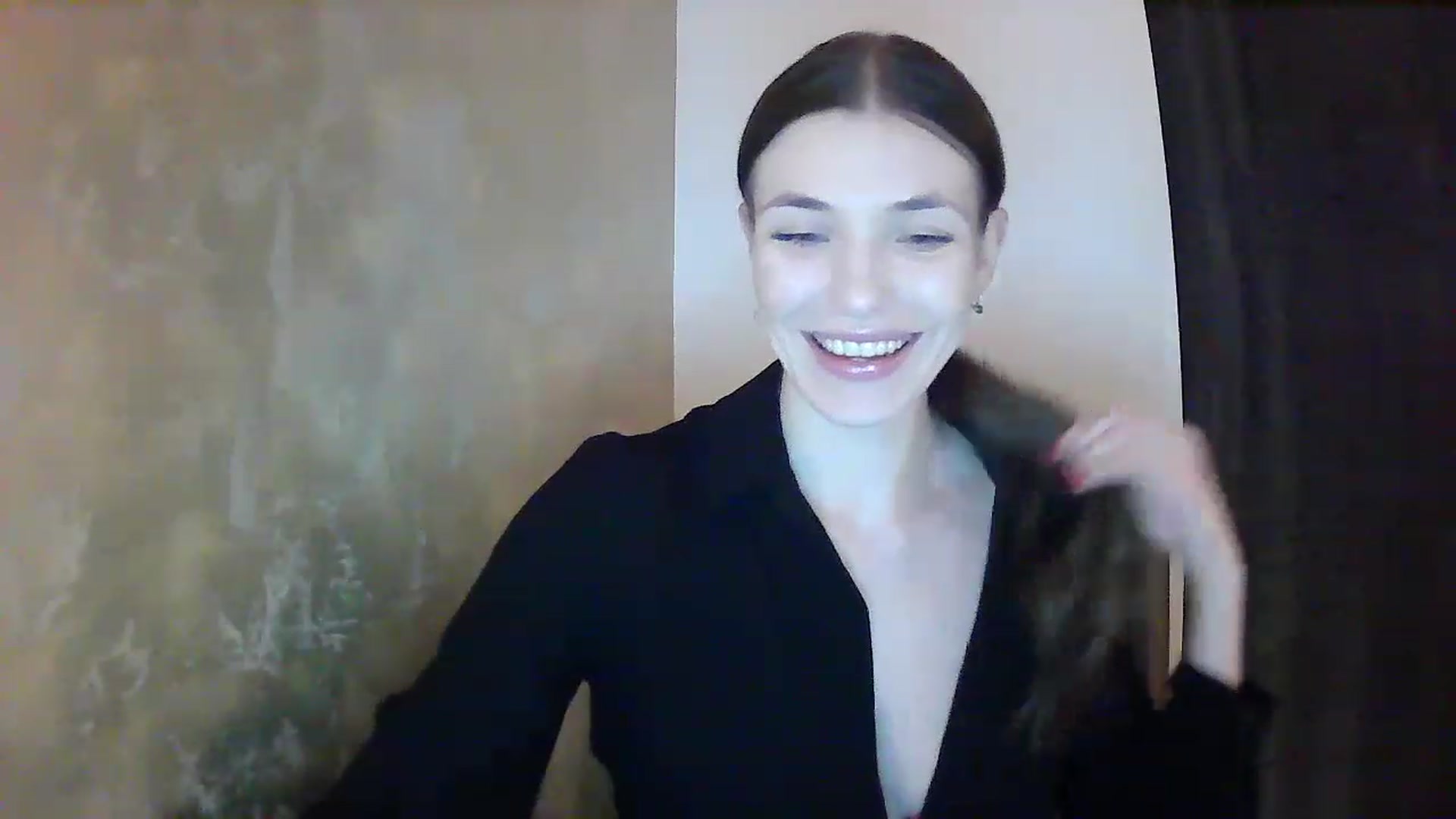 Gallery image thumbnail from GreenKittyy's myfreecams stream on, 01/05/2023, 23:10 image 6 of 20