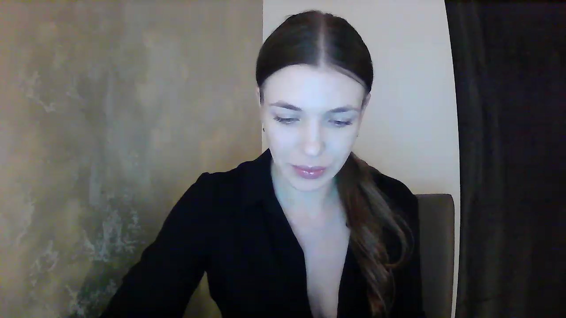Gallery image thumbnail from GreenKittyy's myfreecams stream on, 01/05/2023, 23:10 image 3 of 20