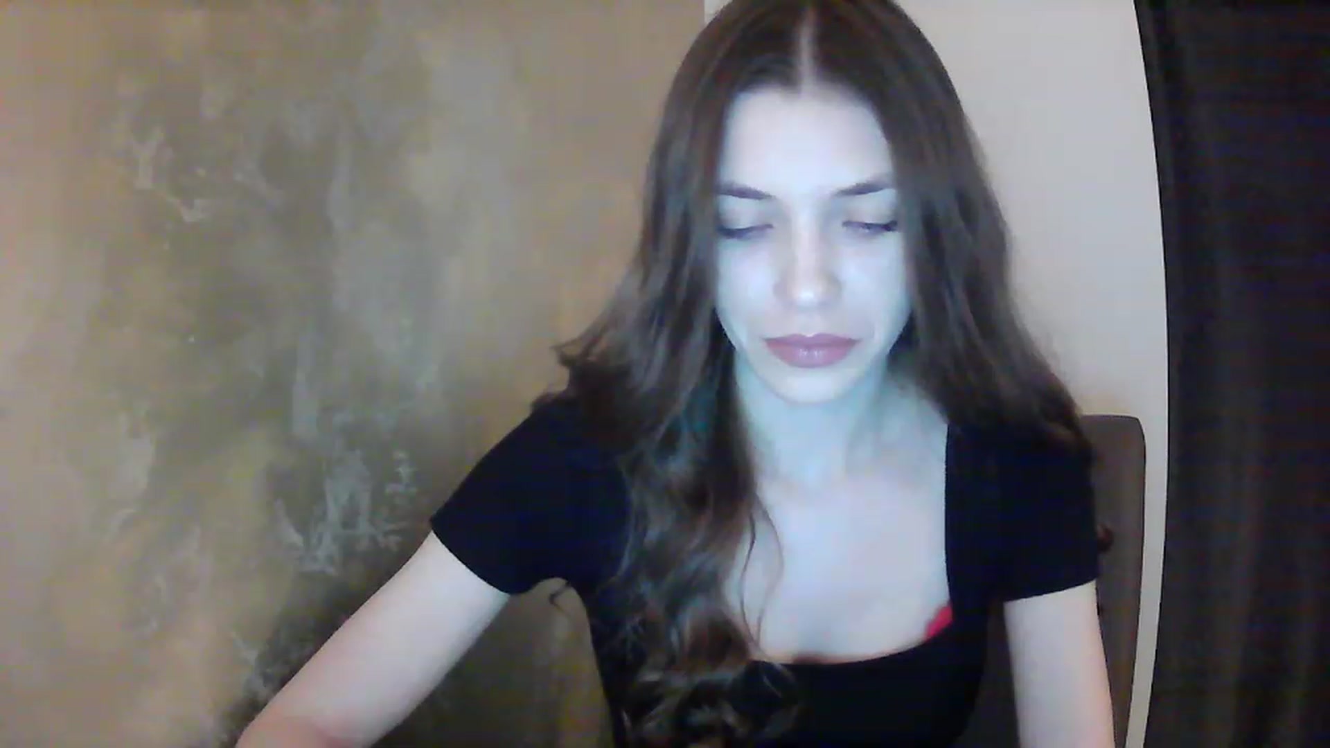 Gallery image thumbnail from GreenKittyy's myfreecams stream on, 01/06/2023, 22:59 image 6 of 20