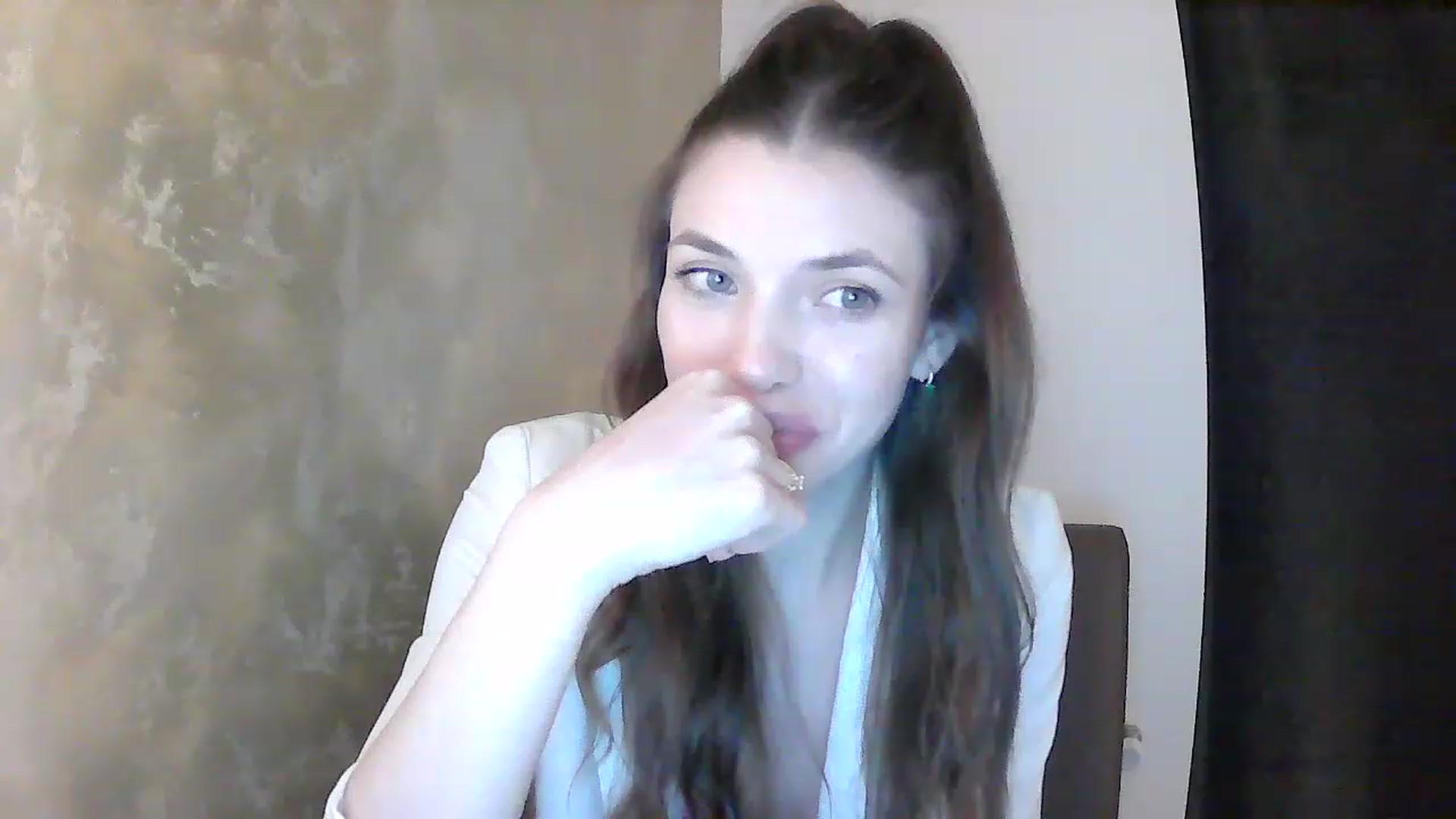 Gallery image thumbnail from GreenKittyy's myfreecams stream on, 01/07/2023, 23:03 image 5 of 20