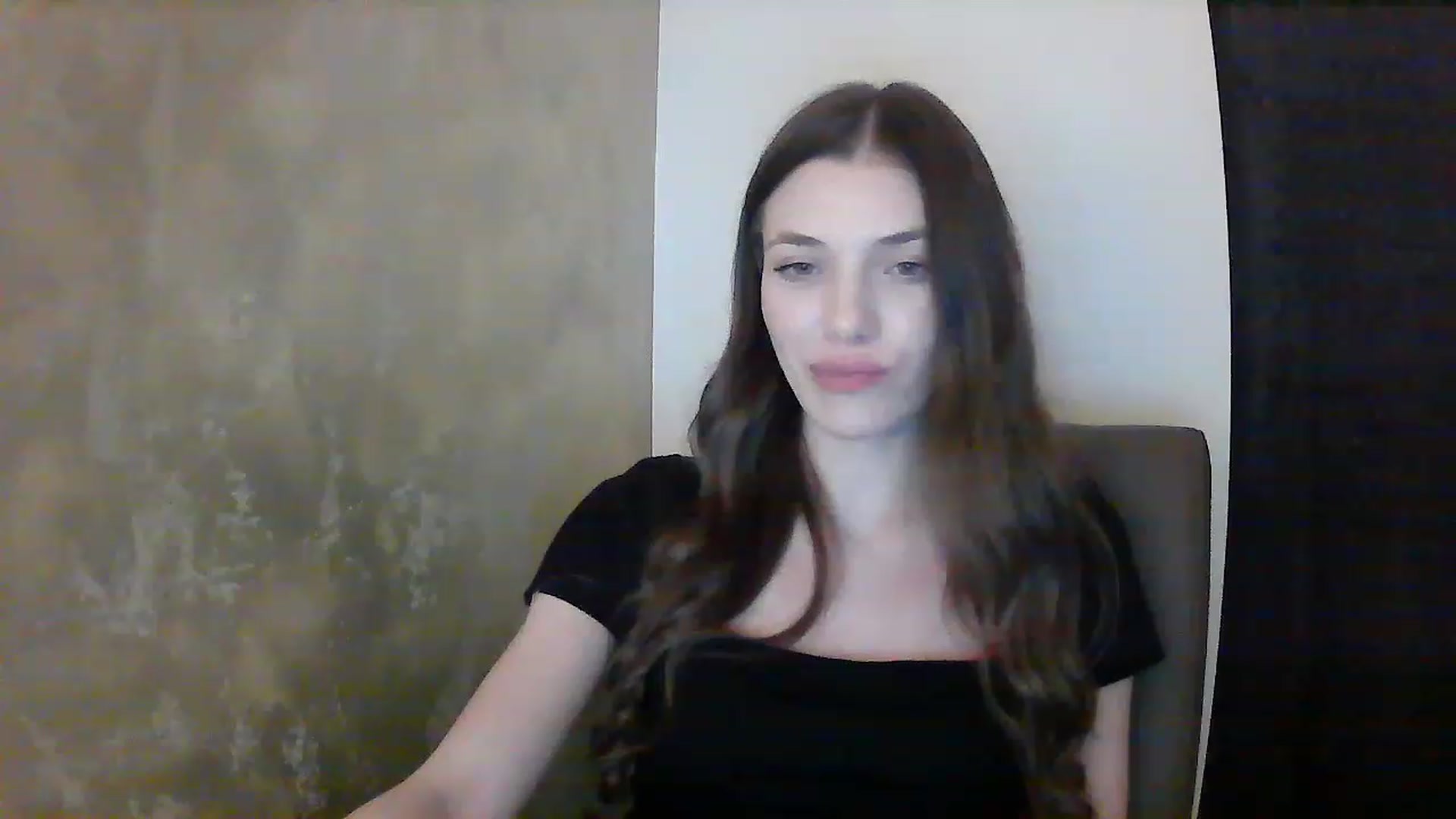 Gallery image thumbnail from GreenKittyy's myfreecams stream on, 01/09/2023, 23:43 image 6 of 20