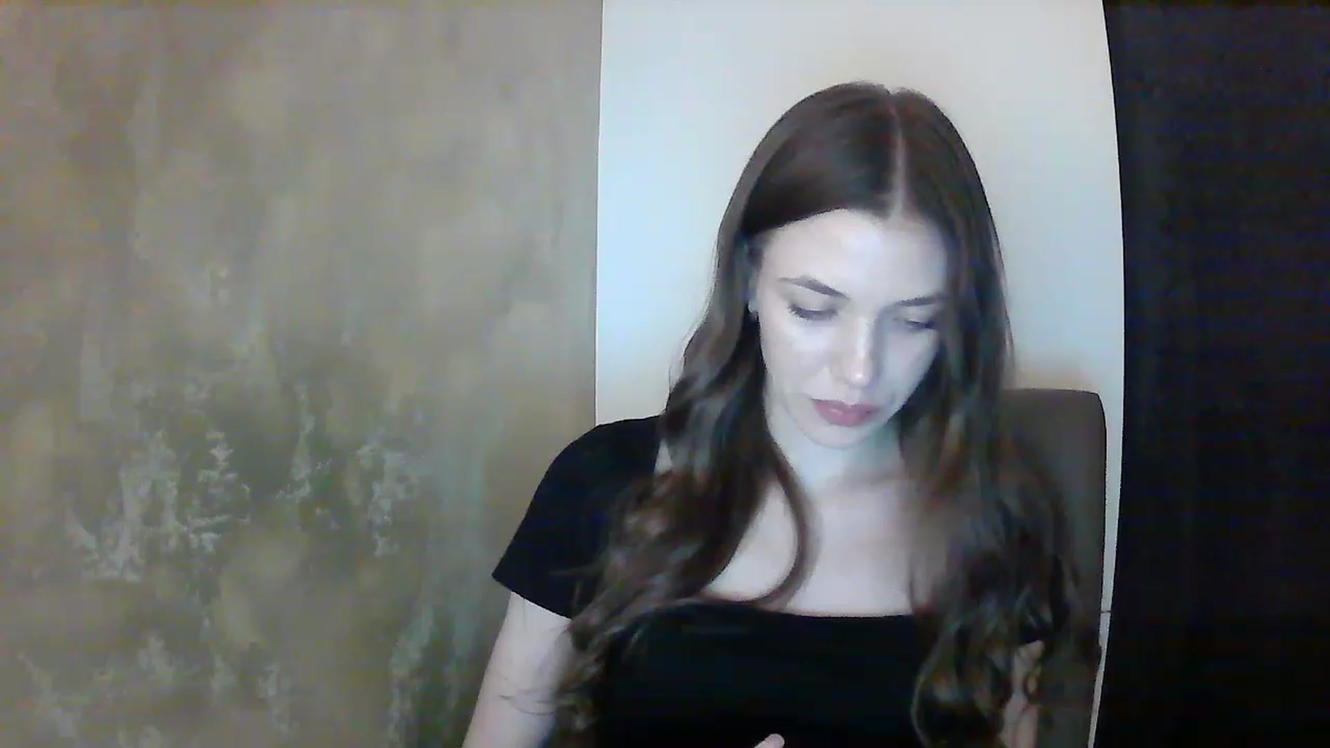 Gallery image thumbnail from GreenKittyy's myfreecams stream on, 01/09/2023, 23:43 image 13 of 20