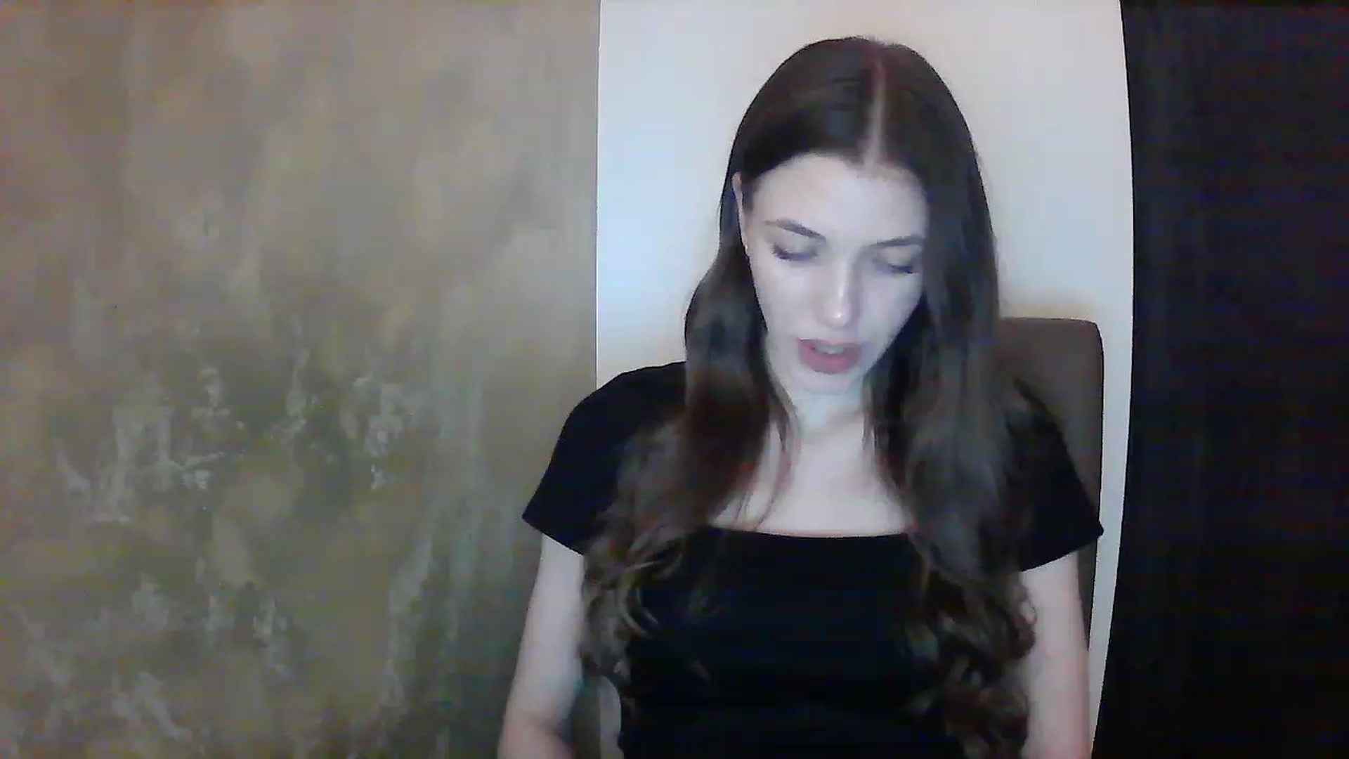 Gallery image thumbnail from GreenKittyy's myfreecams stream on, 01/10/2023, 24:30 image 8 of 20
