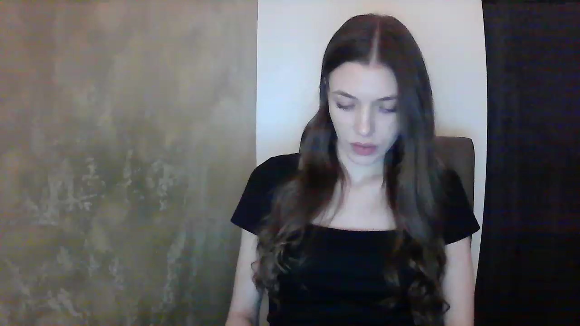 Gallery image thumbnail from GreenKittyy's myfreecams stream on, 01/10/2023, 24:30 image 5 of 20