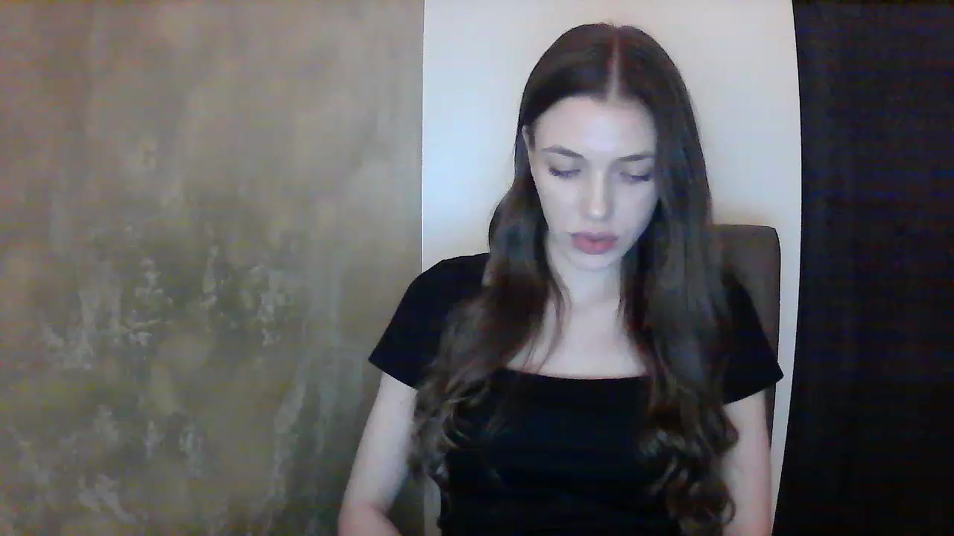 Gallery image thumbnail from GreenKittyy's myfreecams stream on, 01/10/2023, 24:30 image 6 of 20