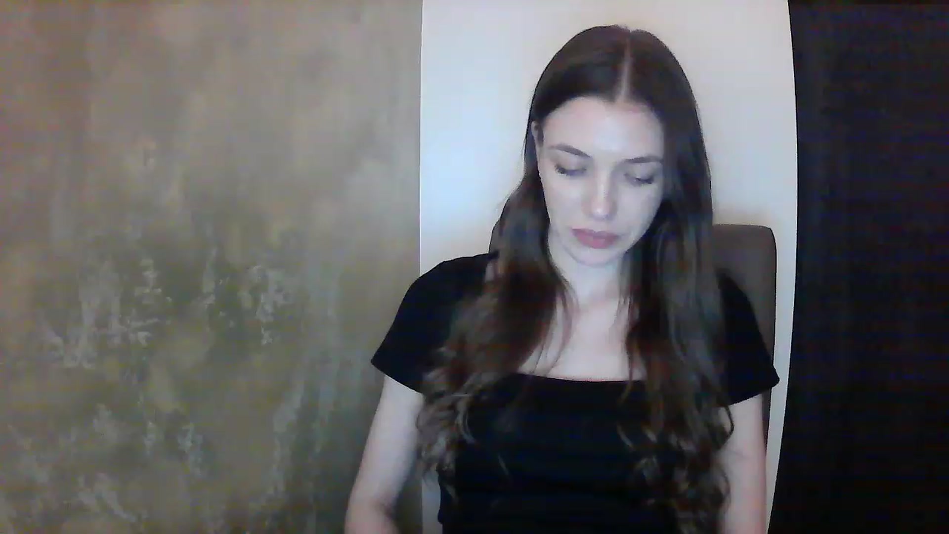 Gallery image thumbnail from GreenKittyy's myfreecams stream on, 01/10/2023, 24:30 image 15 of 20