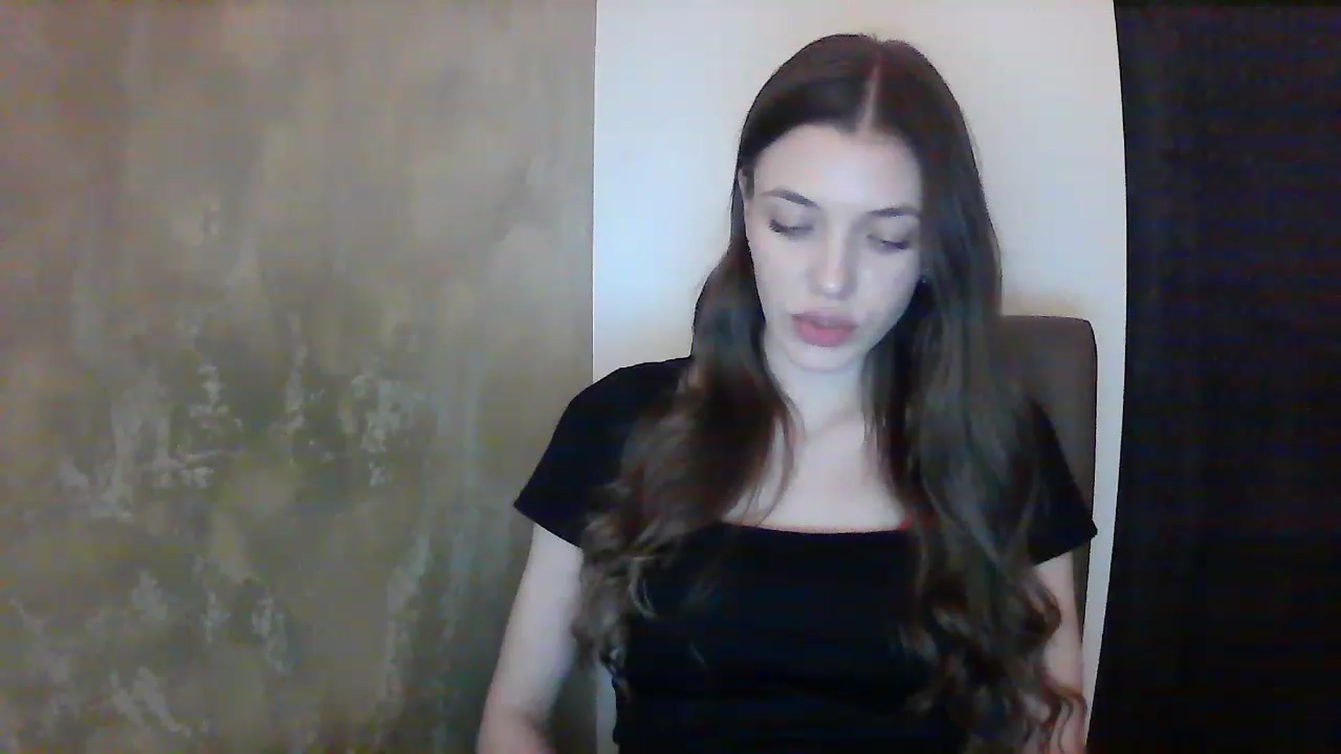 Gallery image thumbnail from GreenKittyy's myfreecams stream on, 01/10/2023, 24:30 image 10 of 20