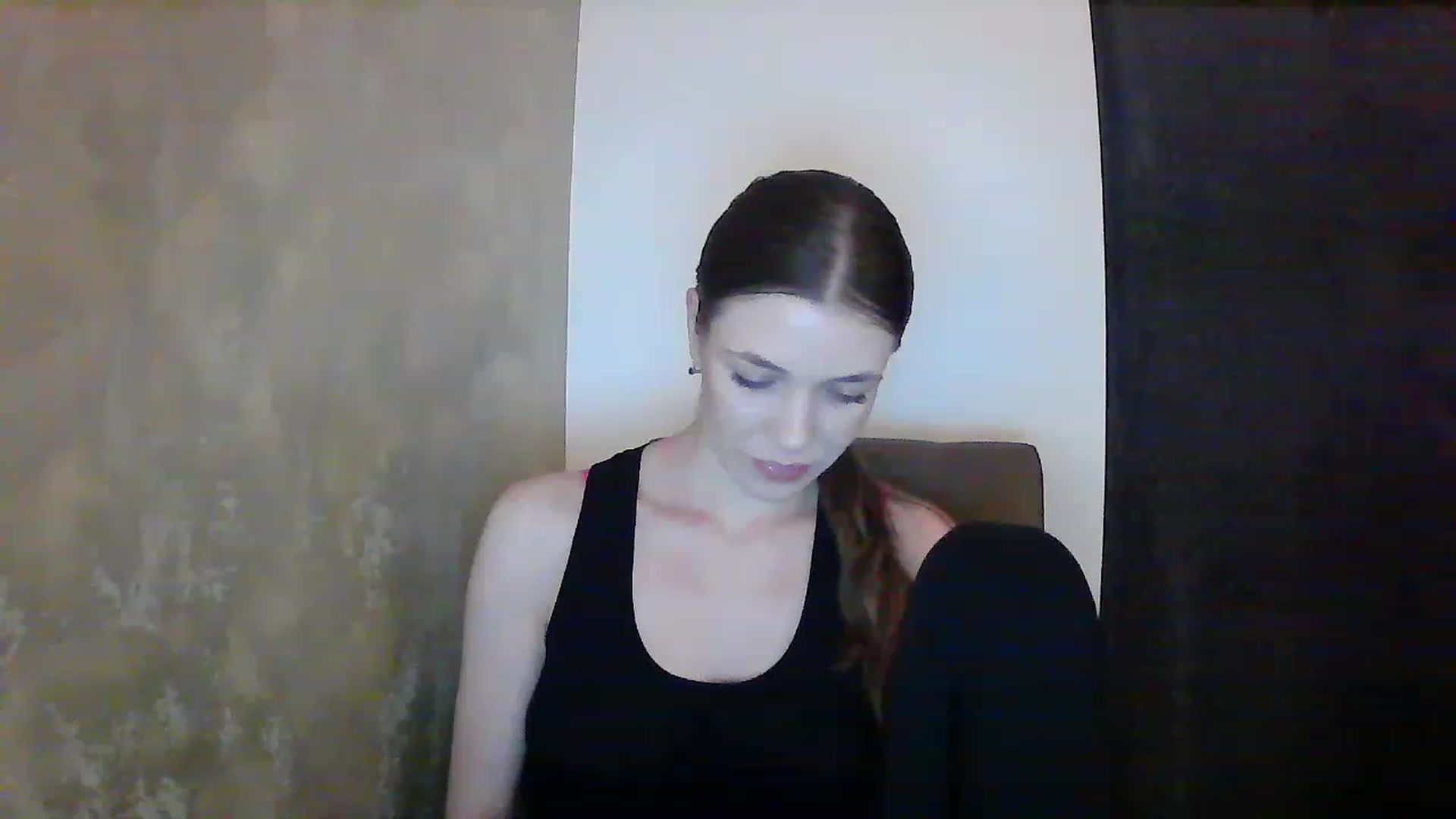 Gallery image thumbnail from GreenKittyy's myfreecams stream on, 01/10/2023, 23:37 image 4 of 20