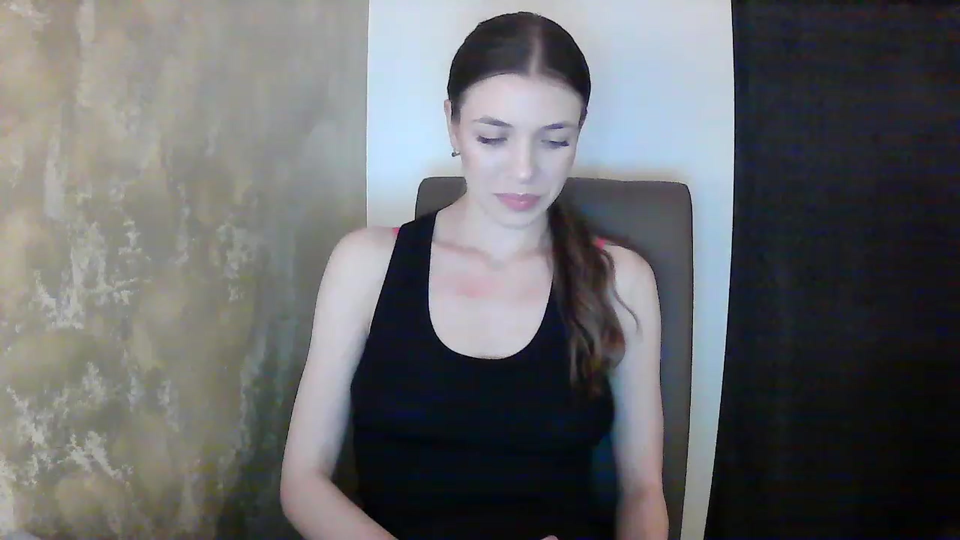 Gallery image thumbnail from GreenKittyy's myfreecams stream on, 01/10/2023, 23:37 image 10 of 20
