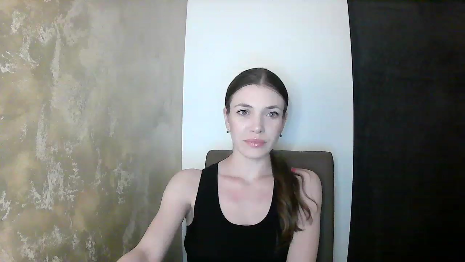 Gallery image thumbnail from GreenKittyy's myfreecams stream on, 01/10/2023, 23:37 image 9 of 20