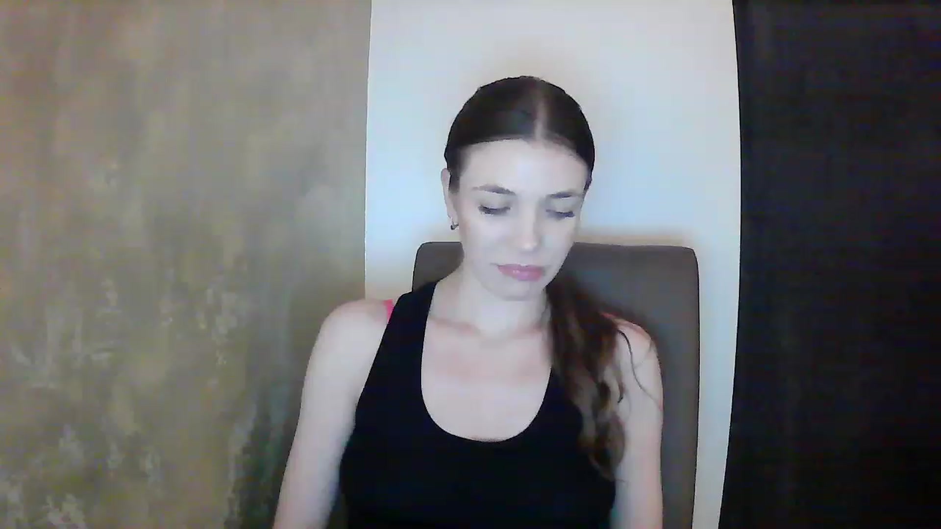 Gallery image thumbnail from GreenKittyy's myfreecams stream on, 01/10/2023, 23:37 image 15 of 20