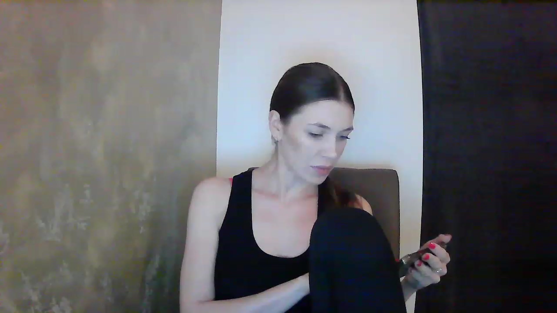 Gallery image thumbnail from GreenKittyy's myfreecams stream on, 01/10/2023, 23:37 image 6 of 20