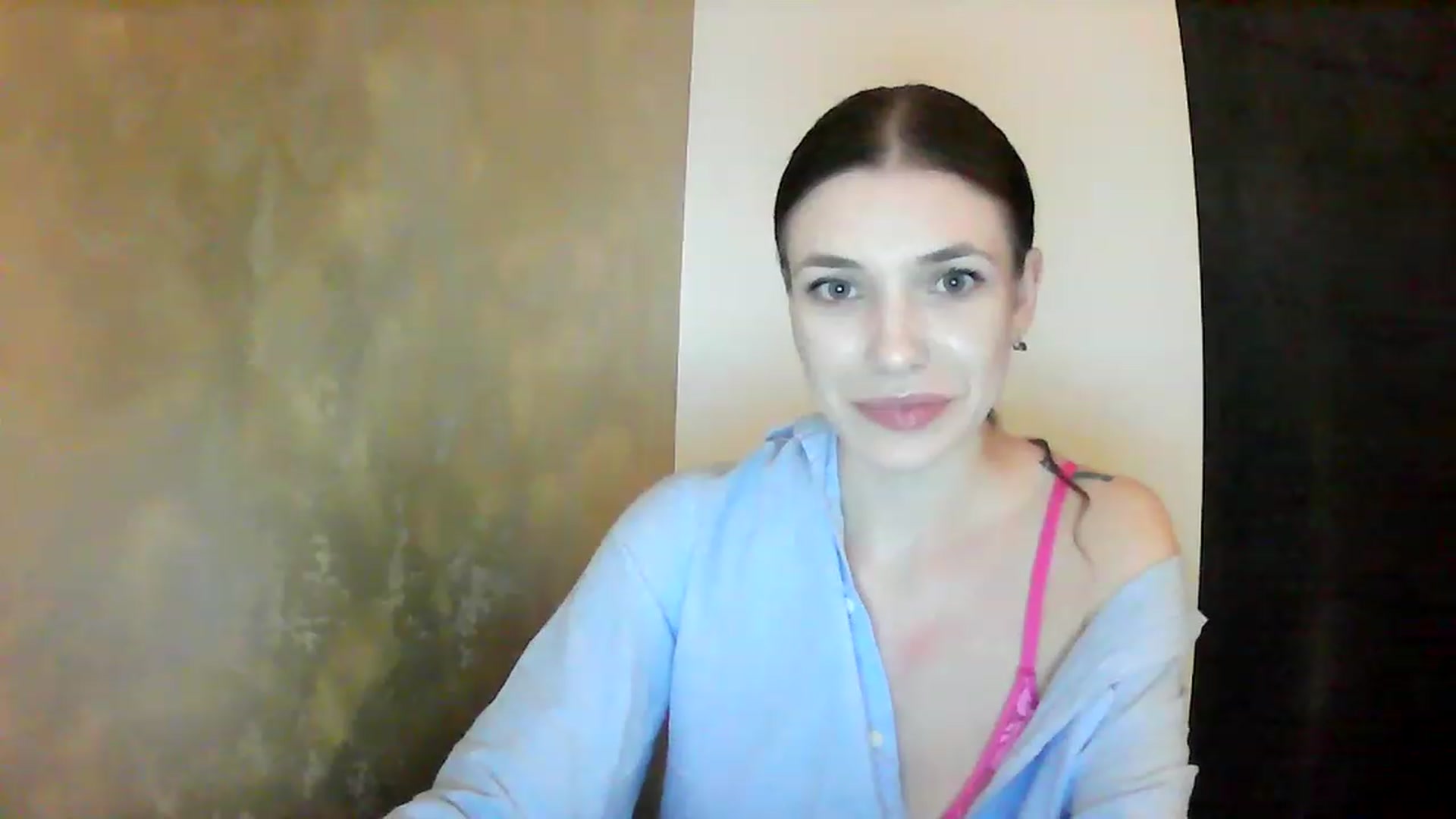 Gallery image thumbnail from GreenKittyy's myfreecams stream on, 01/17/2023, 23:43 image 6 of 20