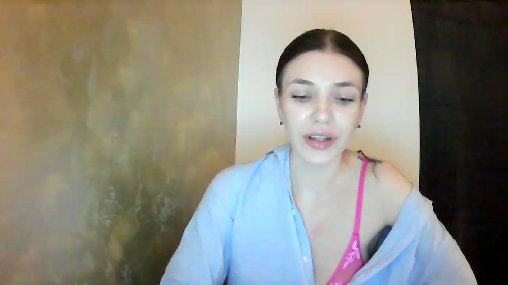 Gallery image thumbnail from GreenKittyy's myfreecams stream on, 01/17/2023, 23:43 image 8 of 20