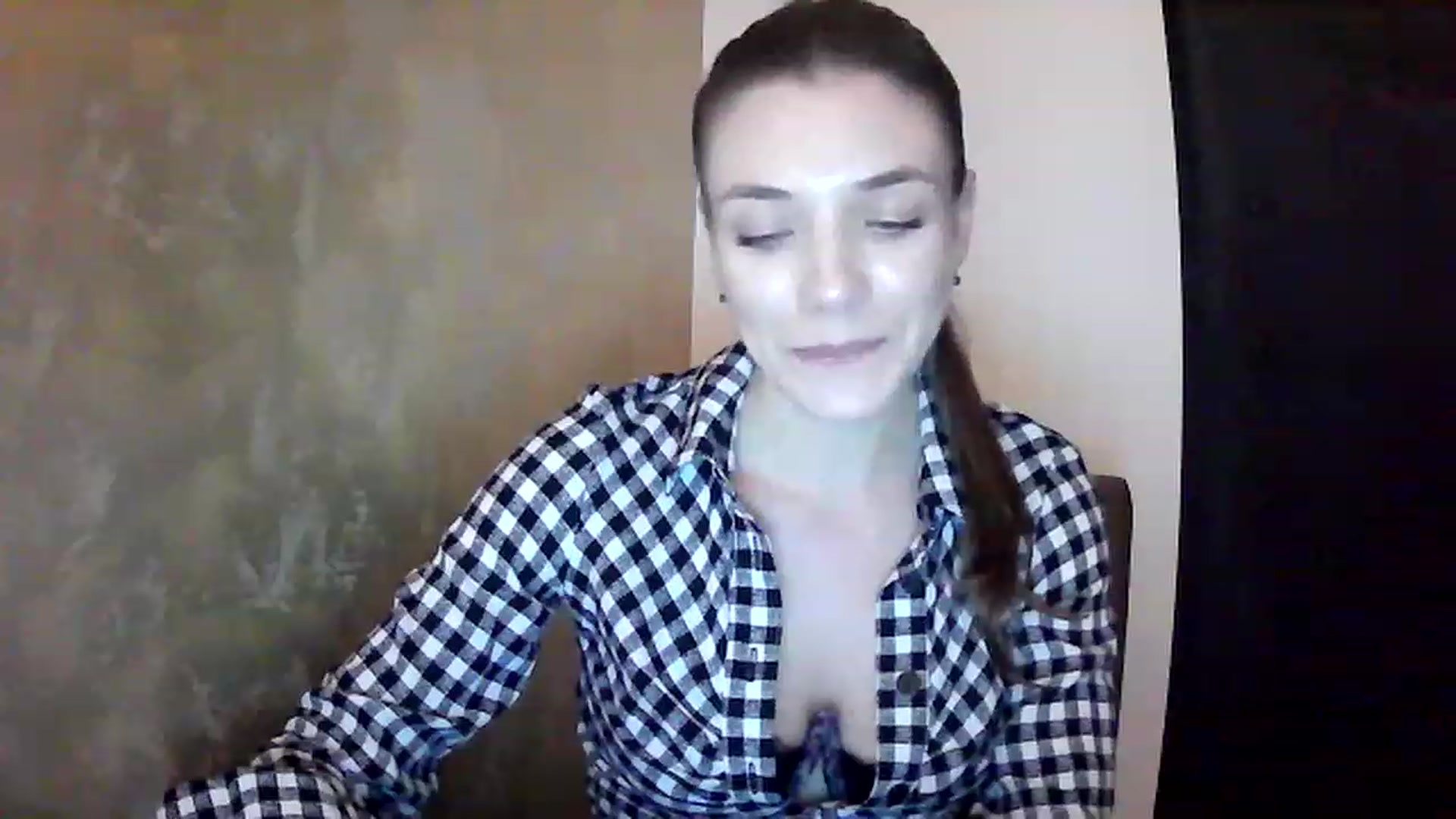 Gallery image thumbnail from GreenKittyy's myfreecams stream on, 01/20/2023, 22:24 image 19 of 20