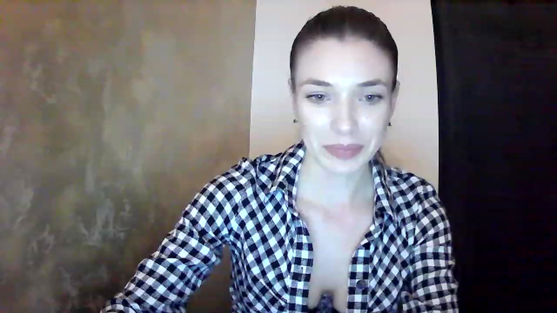 Gallery image thumbnail from GreenKittyy's myfreecams stream on, 01/20/2023, 22:24 image 10 of 20