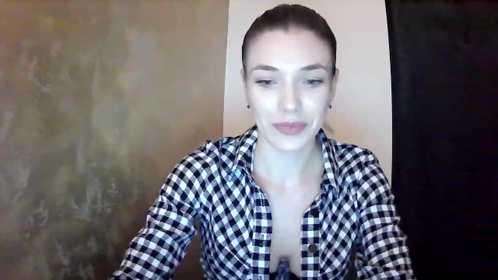 Gallery image thumbnail from GreenKittyy's myfreecams stream on, 01/20/2023, 22:24 image 2 of 20