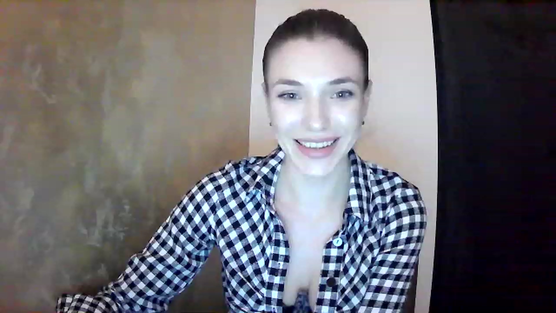 Gallery image thumbnail from GreenKittyy's myfreecams stream on, 01/20/2023, 22:24 image 5 of 20
