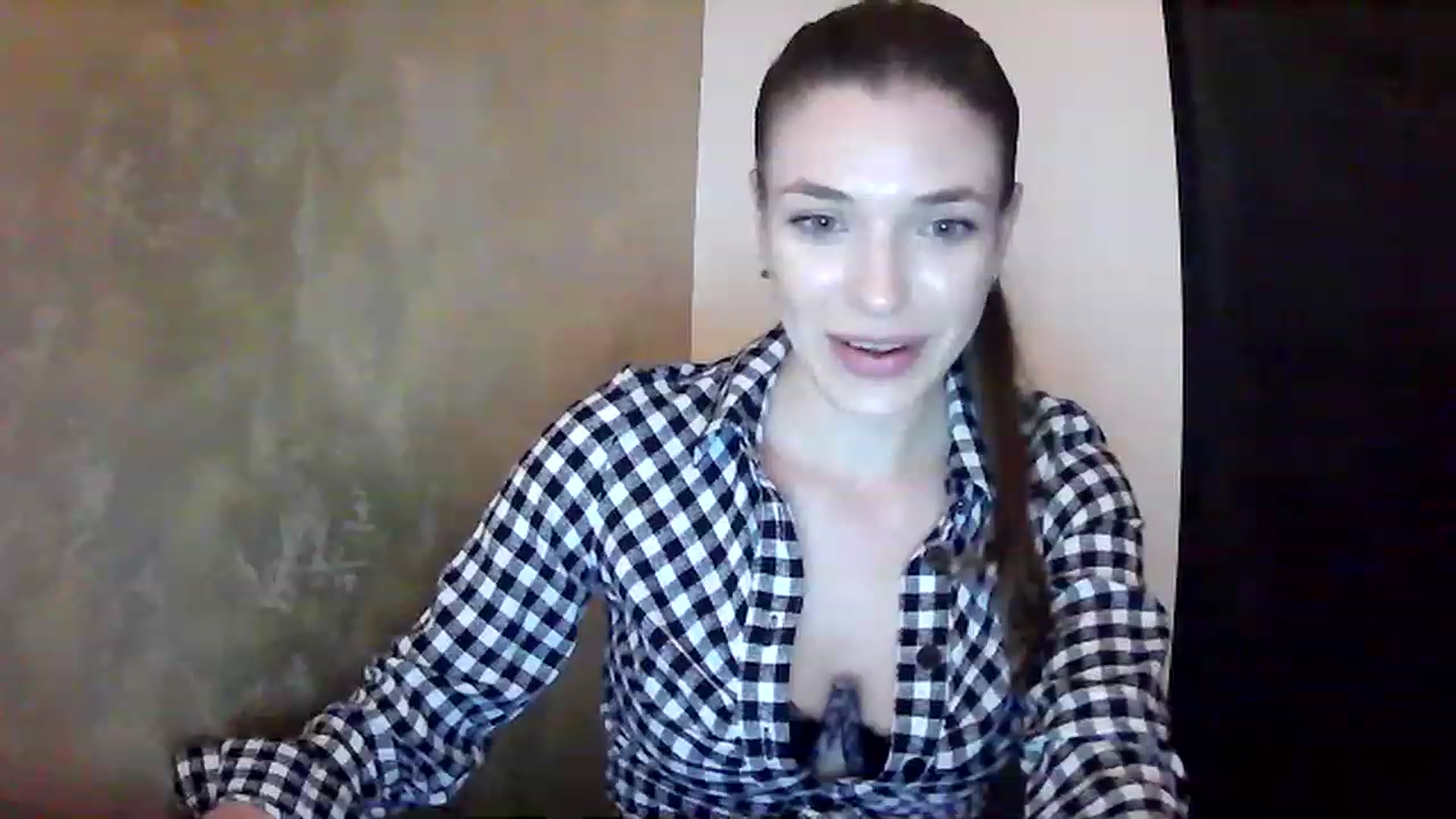 Gallery image thumbnail from GreenKittyy's myfreecams stream on, 01/20/2023, 22:24 image 18 of 20