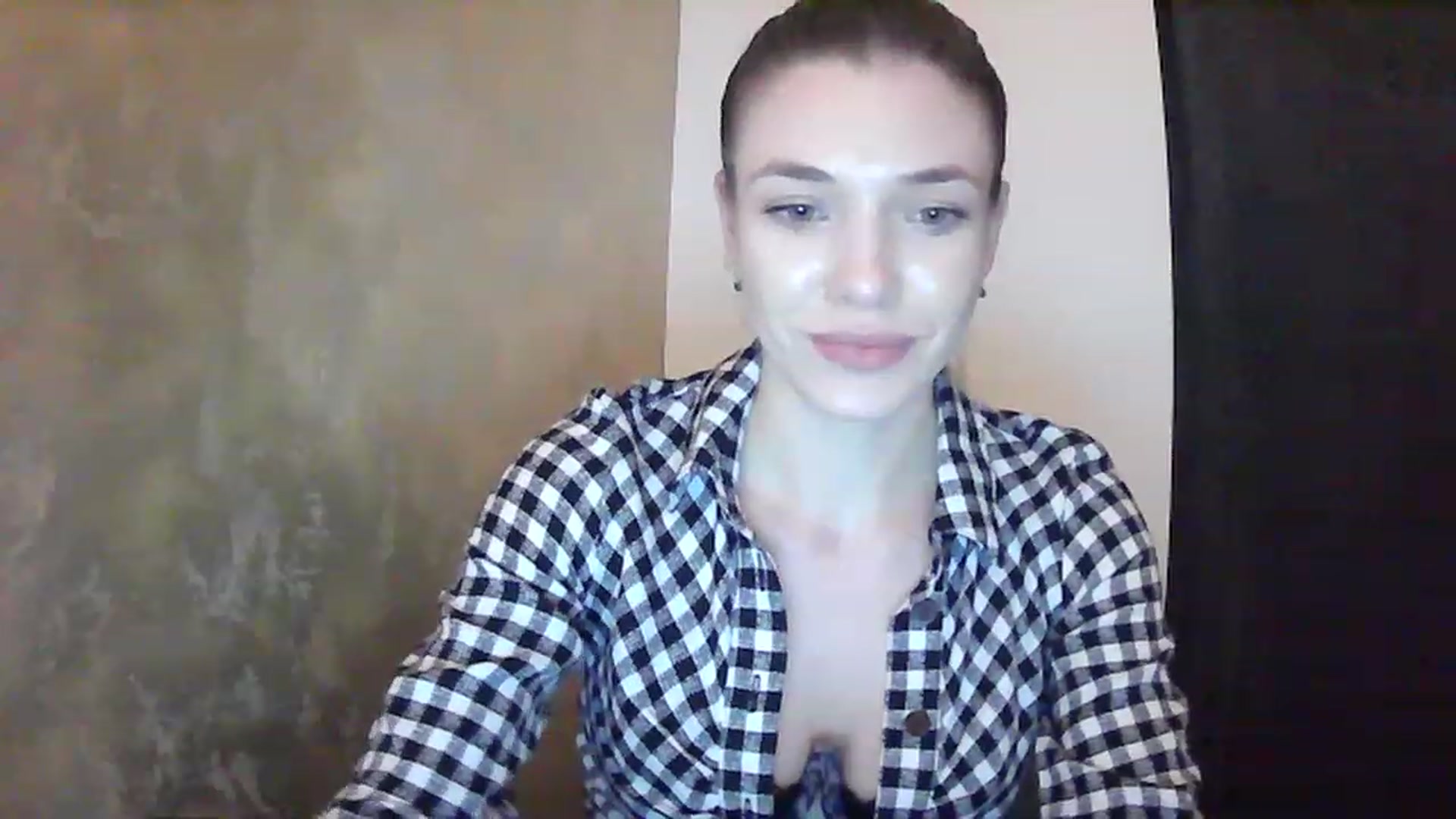Gallery image thumbnail from GreenKittyy's myfreecams stream on, 01/20/2023, 23:19 image 15 of 20