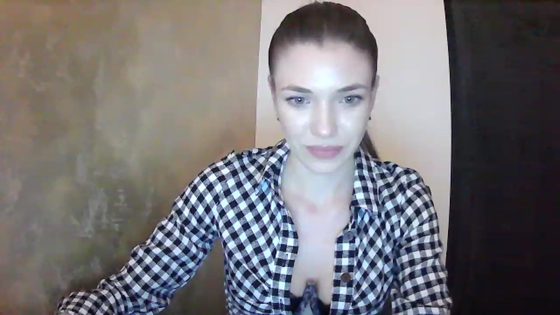 Gallery image thumbnail from GreenKittyy's myfreecams stream on, 01/20/2023, 23:19 image 19 of 20