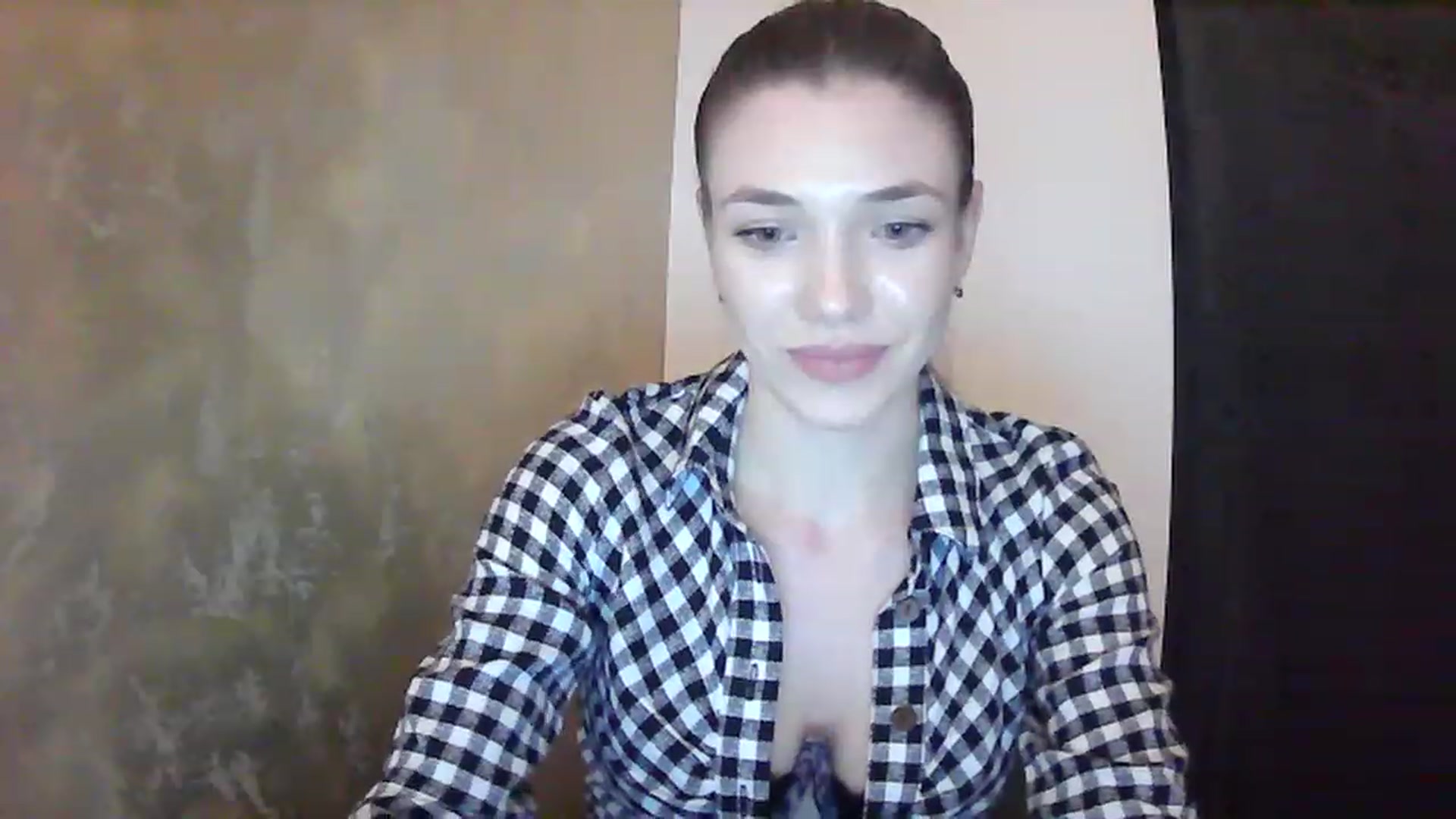 Gallery image thumbnail from GreenKittyy's myfreecams stream on, 01/20/2023, 23:19 image 18 of 20
