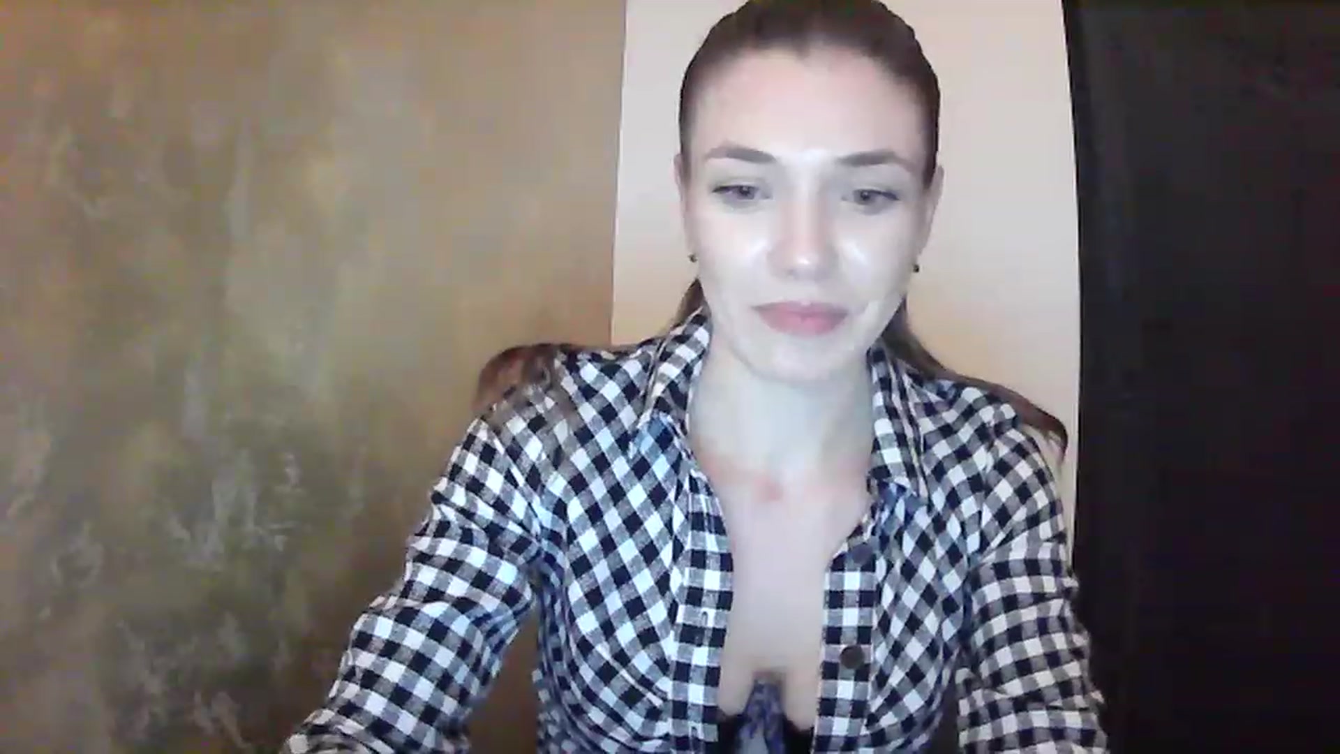 Gallery image thumbnail from GreenKittyy's myfreecams stream on, 01/20/2023, 23:19 image 13 of 20