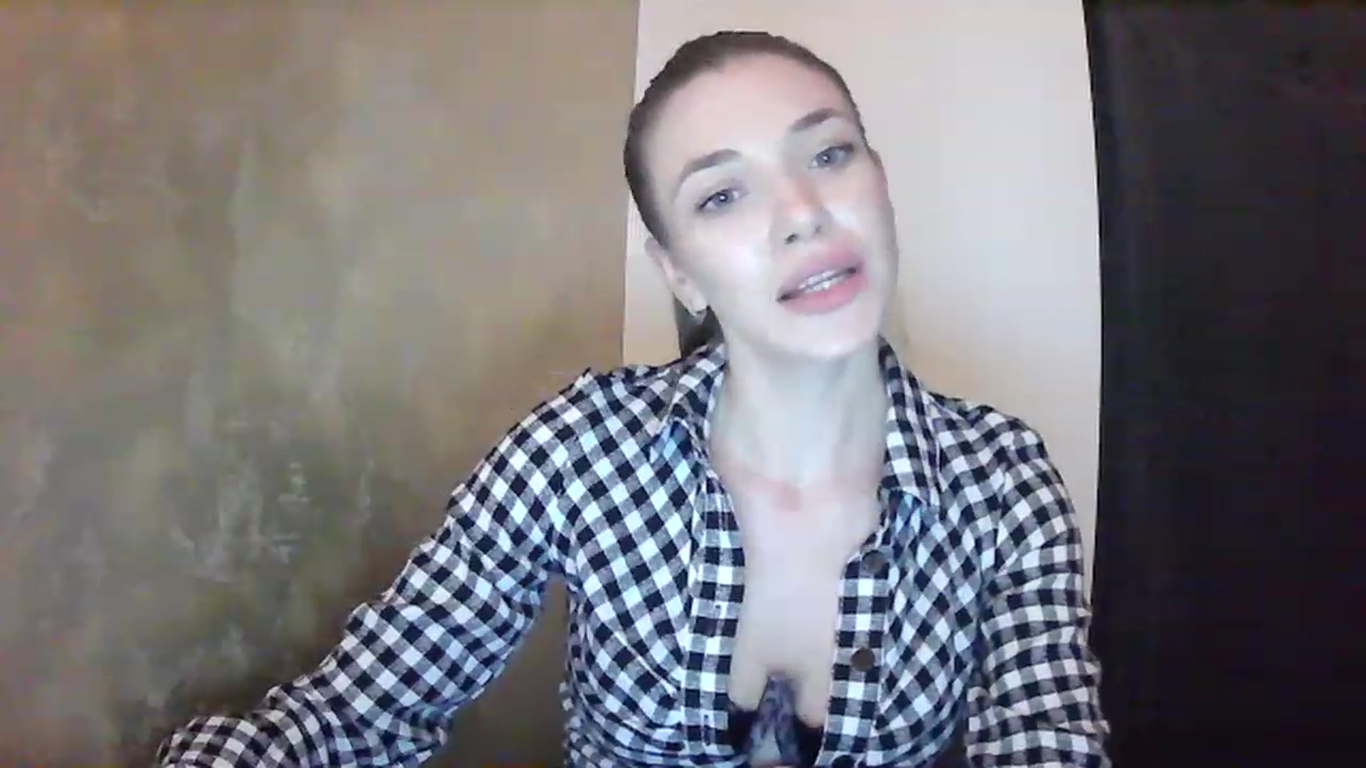 Gallery image thumbnail from GreenKittyy's myfreecams stream on, 01/20/2023, 23:19 image 14 of 20