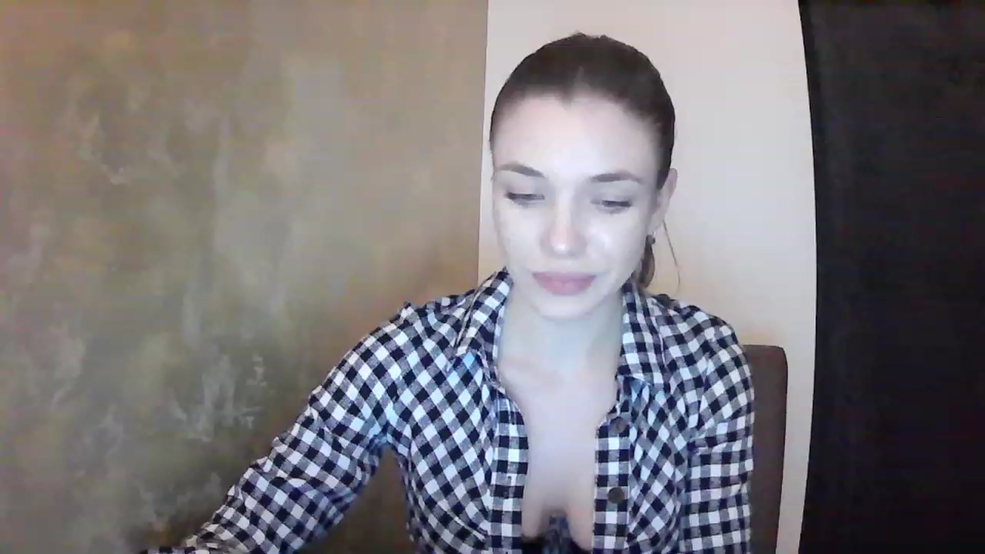 Gallery image thumbnail from GreenKittyy's myfreecams stream on, 01/21/2023, 01:13 image 12 of 20