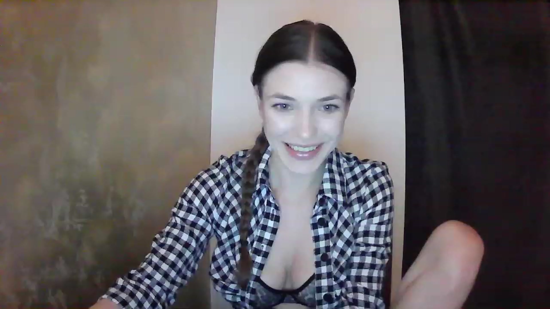 Gallery image thumbnail from GreenKittyy's myfreecams stream on, 01/26/2023, 01:05 image 9 of 20
