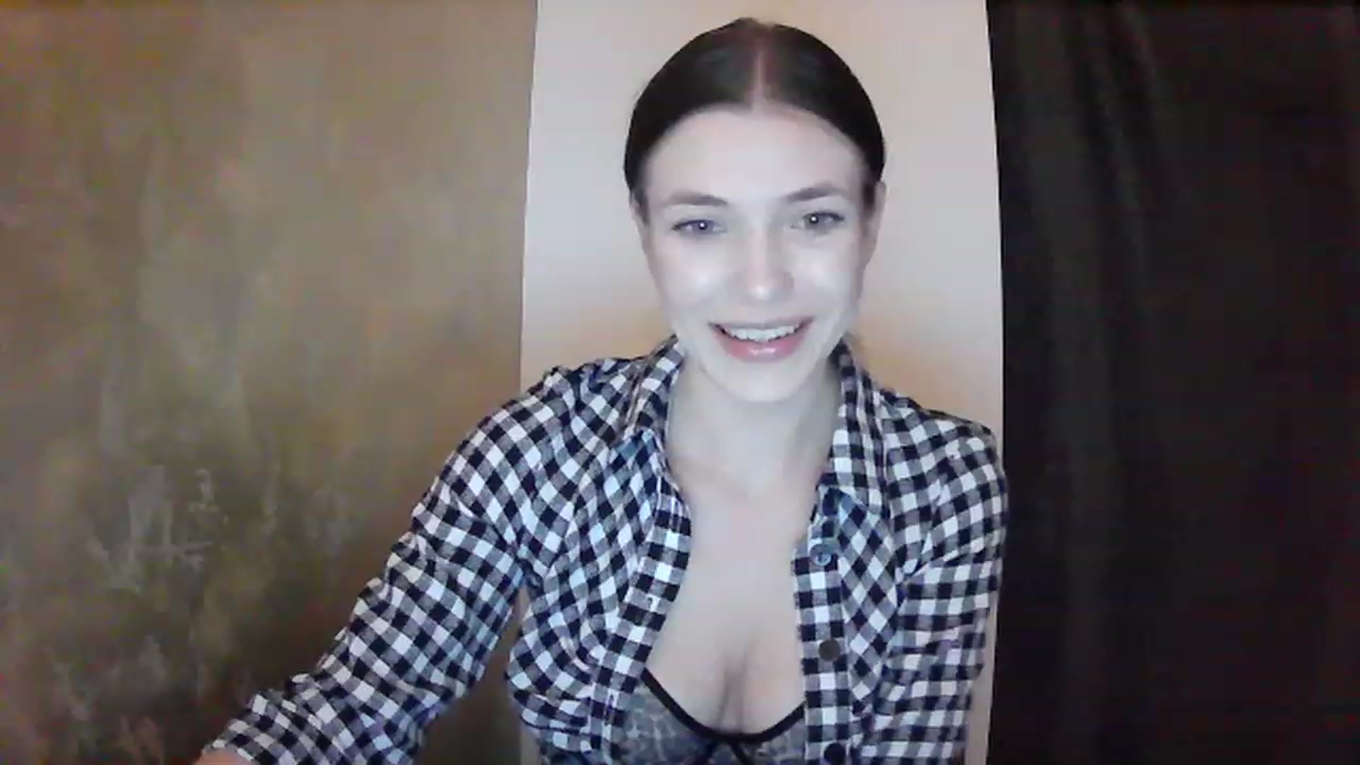 Gallery image thumbnail from GreenKittyy's myfreecams stream on, 01/26/2023, 01:07 image 16 of 20