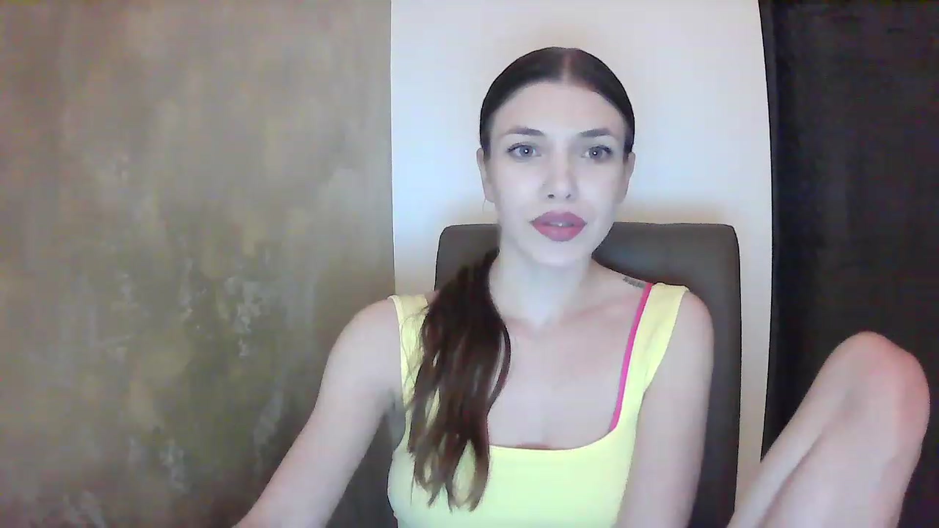 Gallery image thumbnail from GreenKittyy's myfreecams stream on, 01/31/2023, 24:50 image 18 of 20